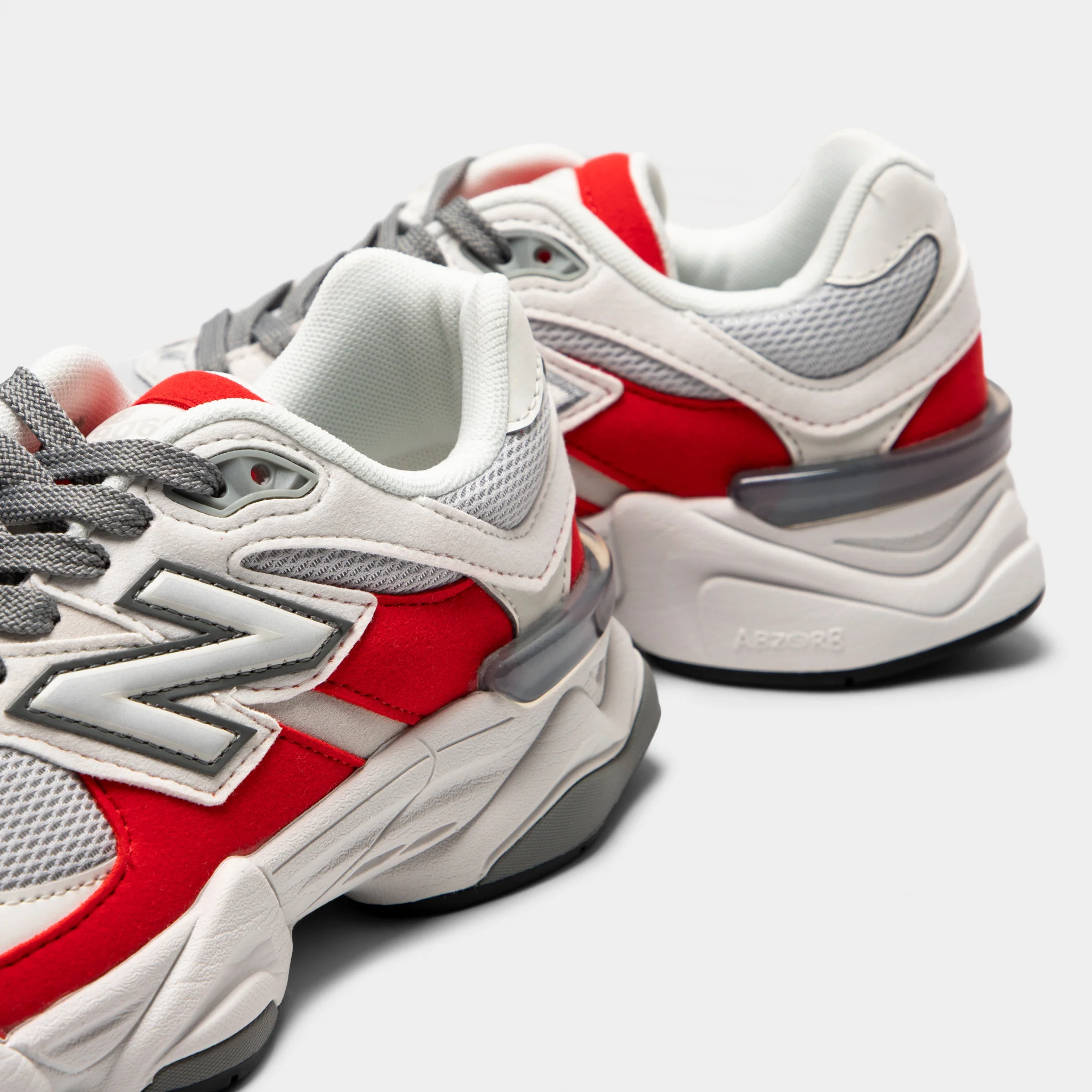 New Balance Juniors' 9060 True Red / Reflection - Image 3