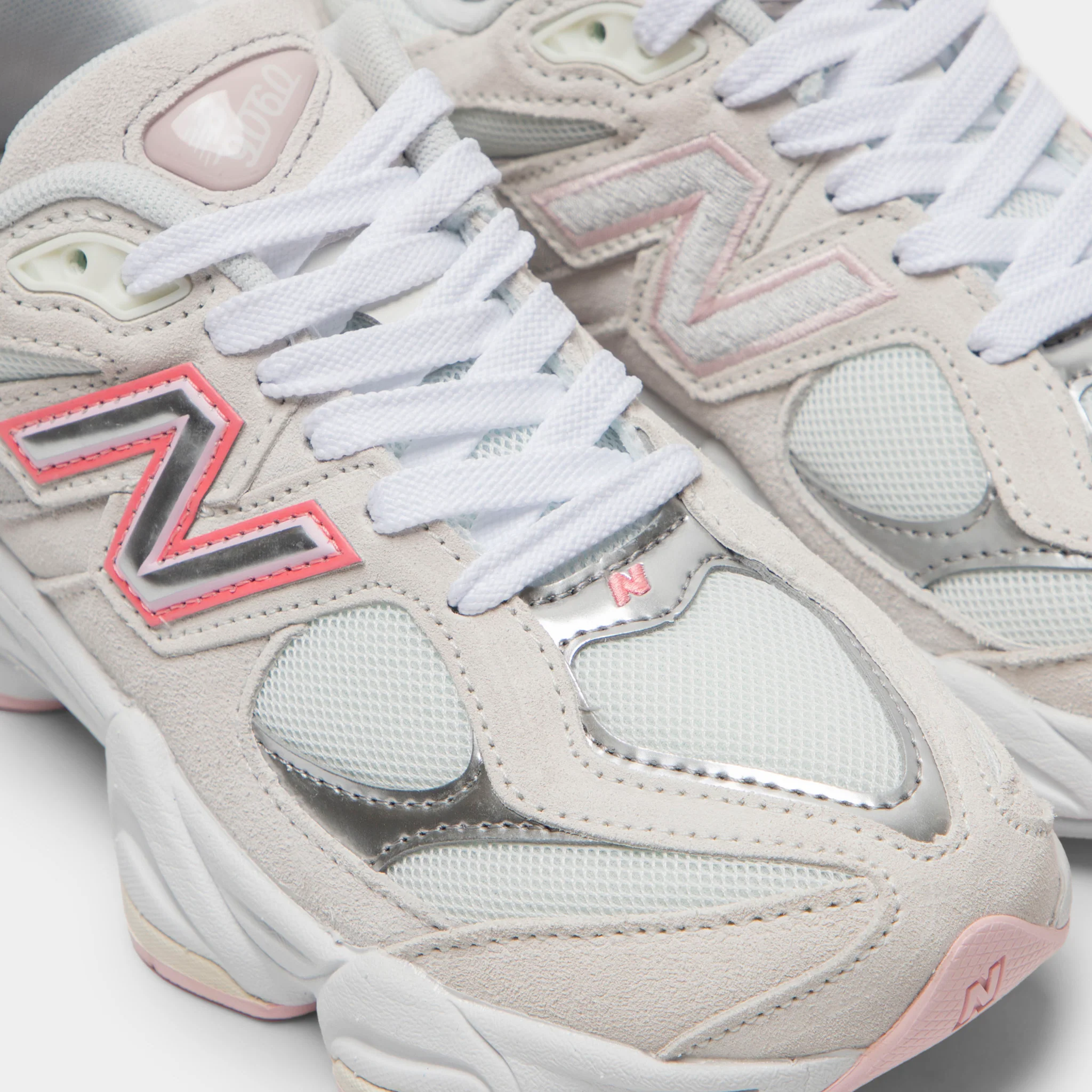 New Balance Juniors' 9060 White / Pink - Image 3