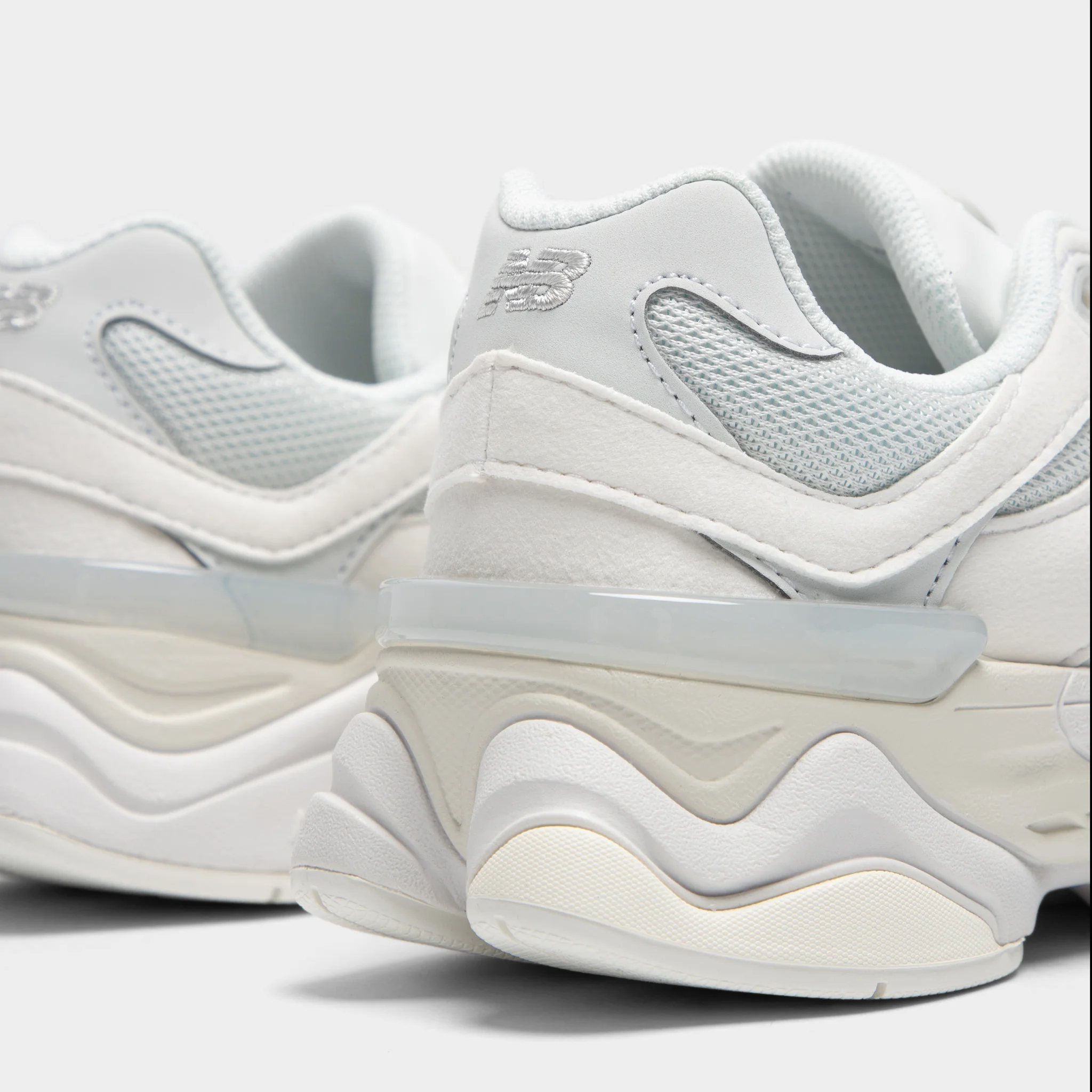 New Balance Juniors' 9060 White / White - Image 3