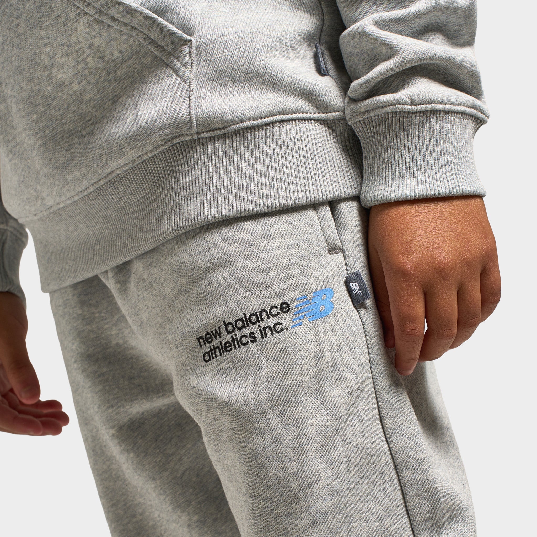 New Balance Juniors' Linear Logo Jogger / Athletic Grey Heat - Image 5