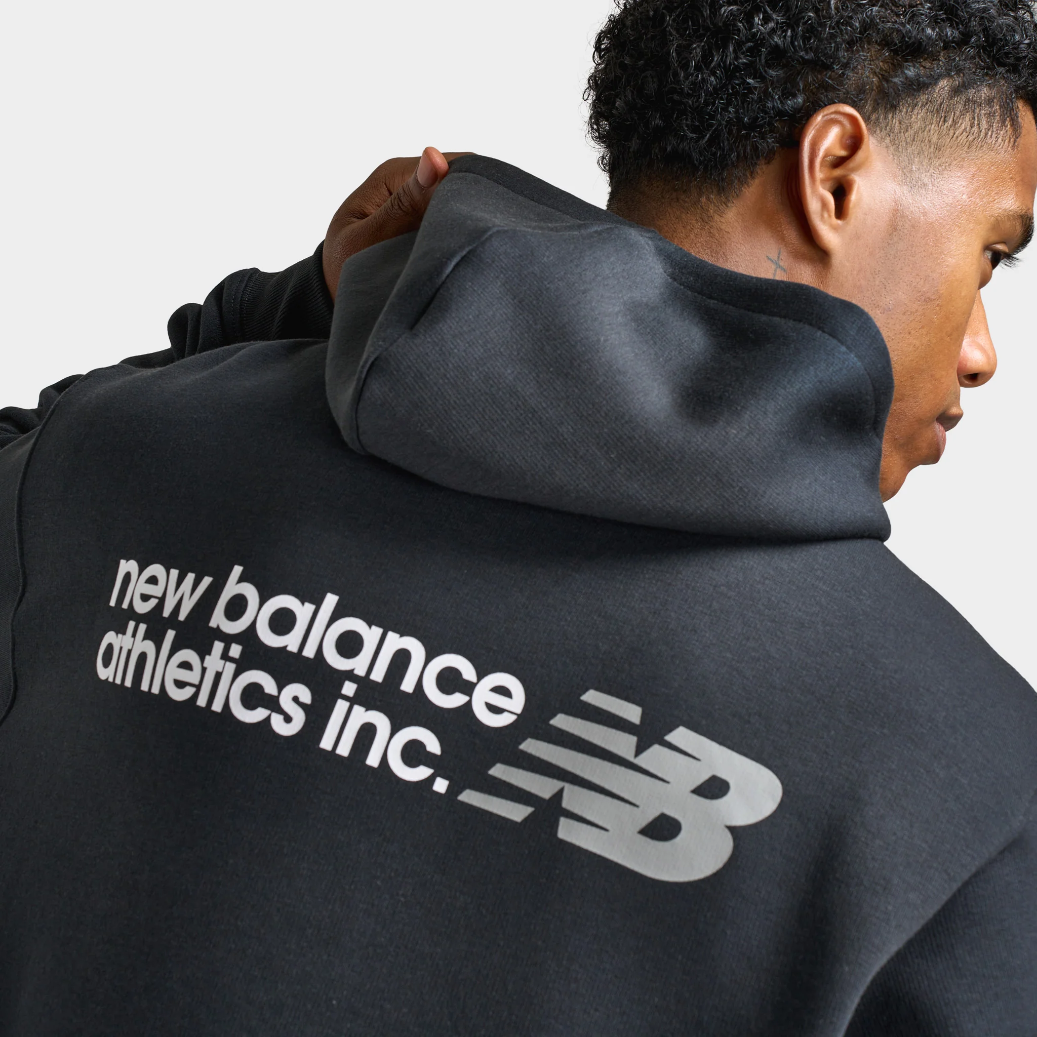 New Balance Tone Big Logo Hoodie / Black - Image 4
