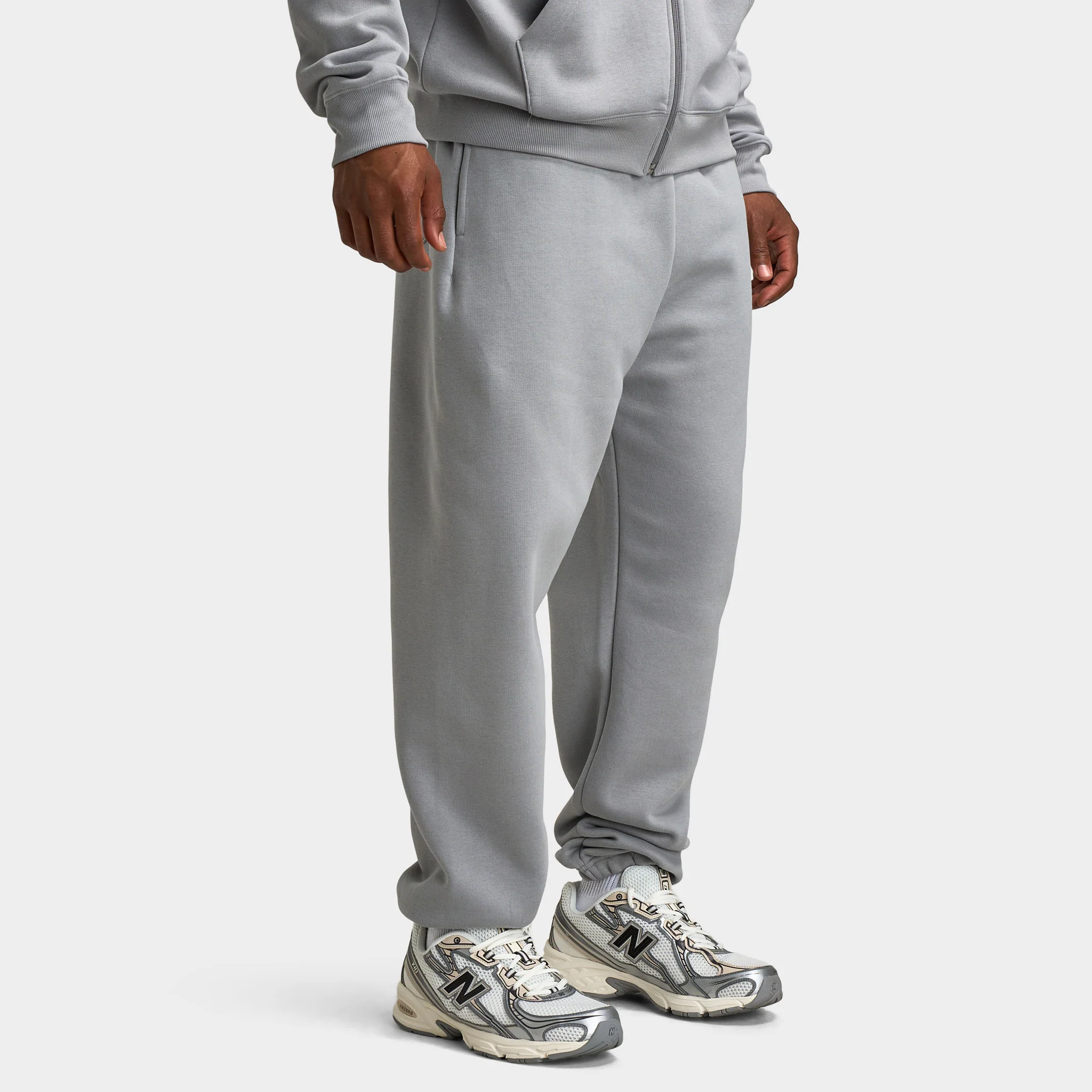 New Balance Tone Logo Cuff Jogger / Grey - Image 4