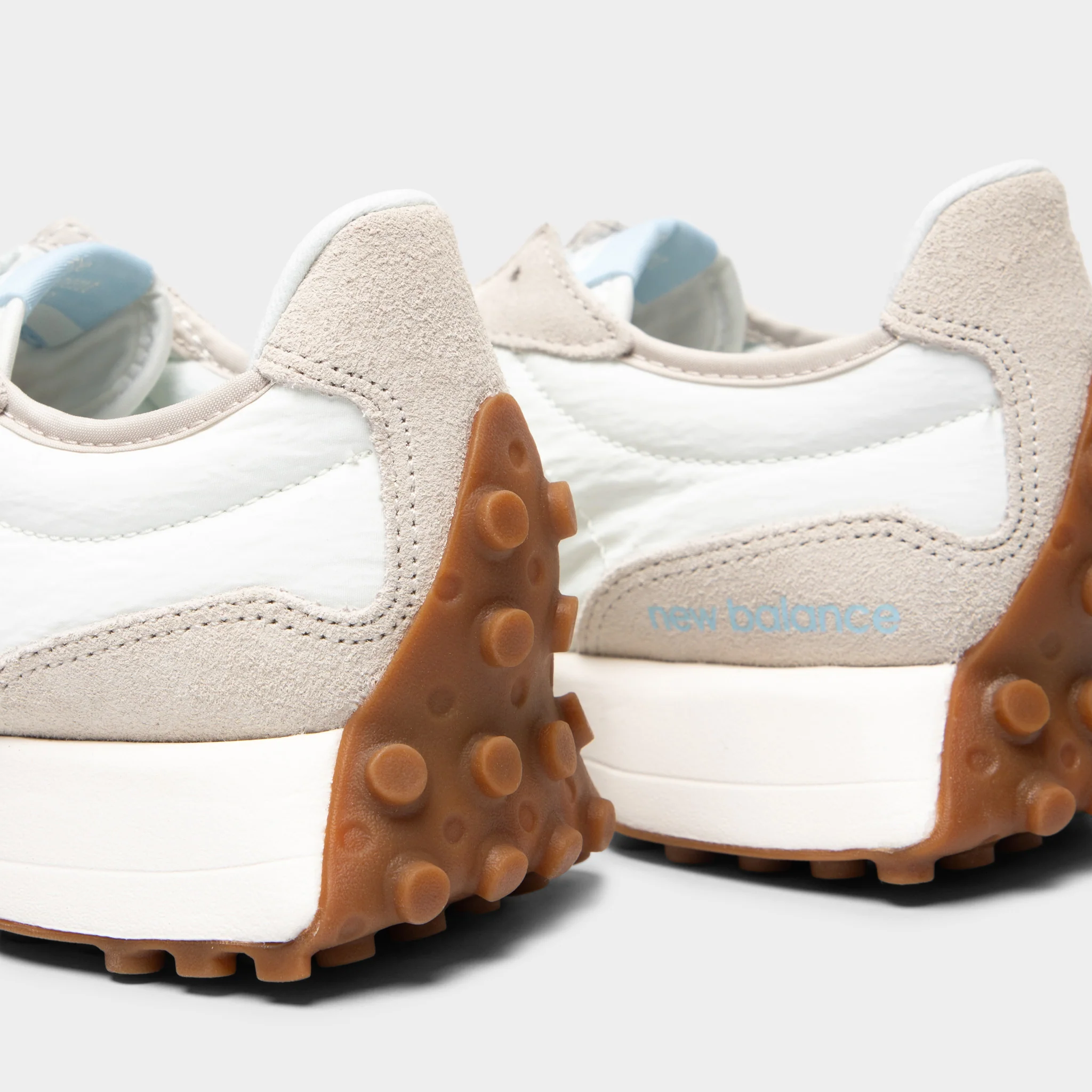 New Balance Women's 327 Tan / Light Blue - Image 3