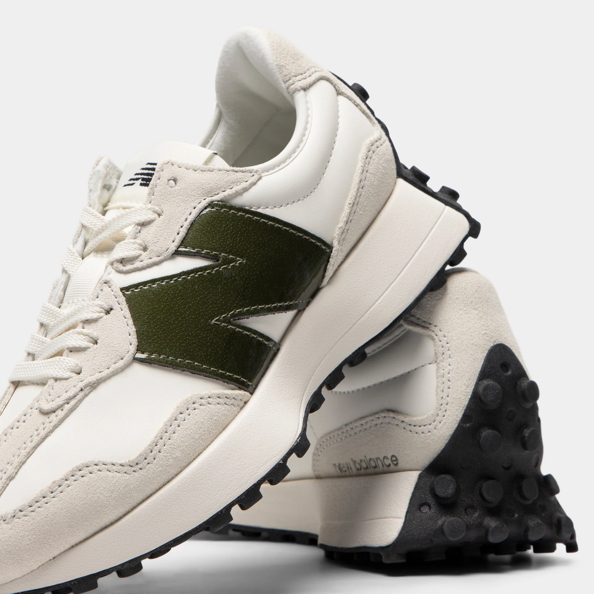 New Balance Women's 327 White / Dark Green - Image 3