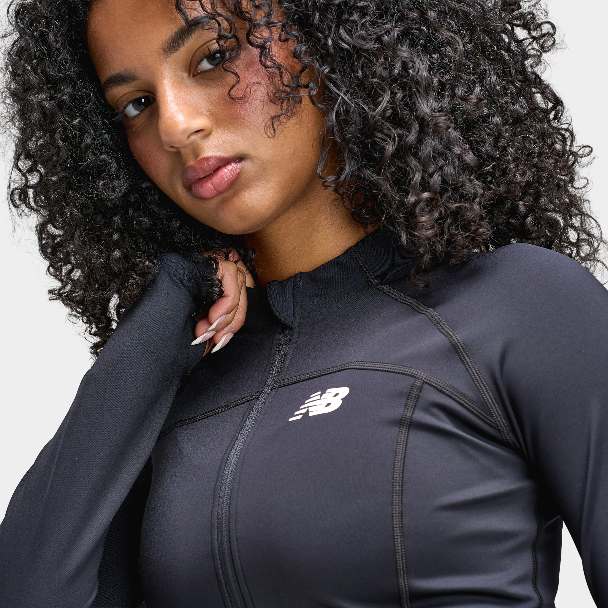 New Balance Women's Logo Fullzip / Black - Image 4