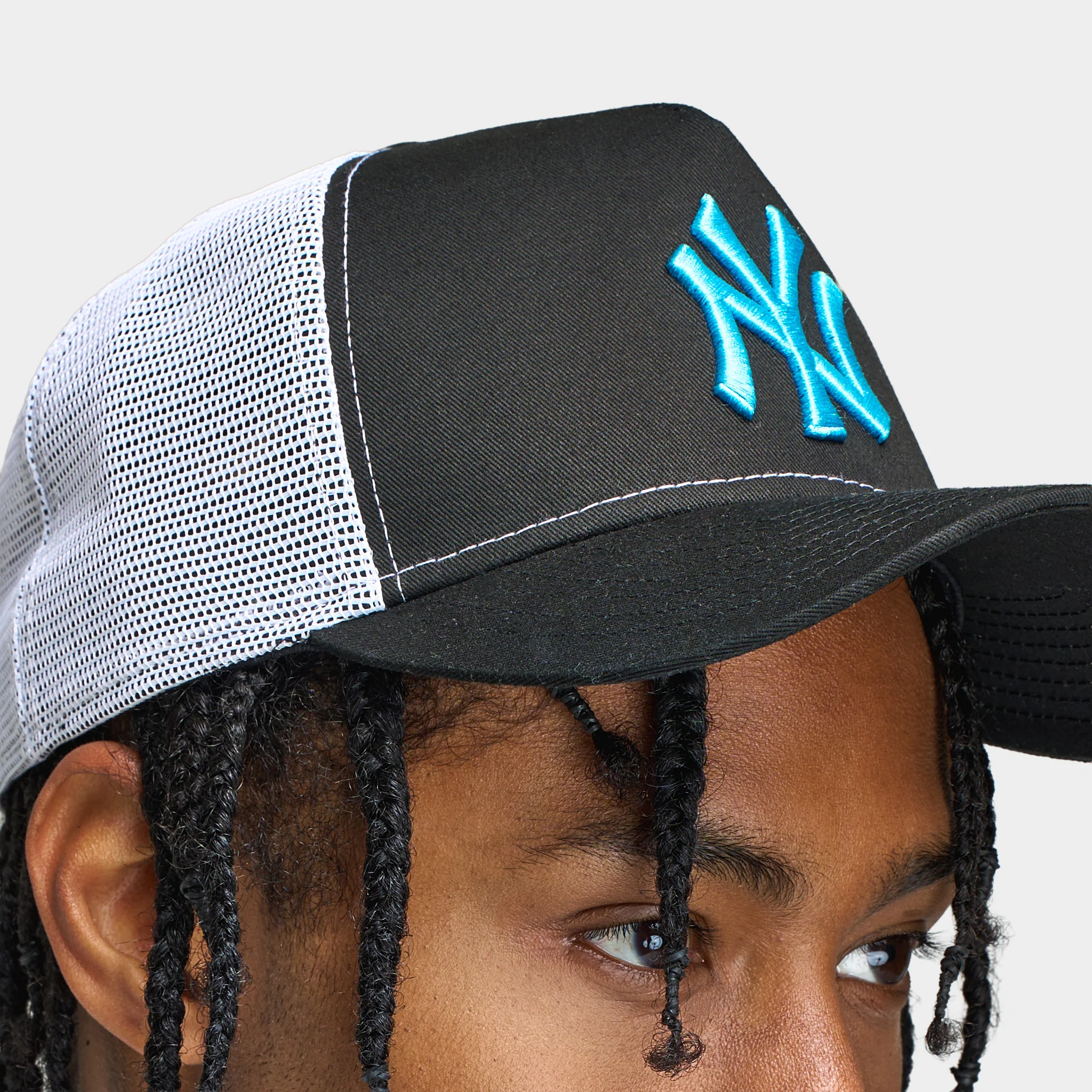 New Era New York Yankees 9FORTY AF Trucker Black / Blue - Image 2