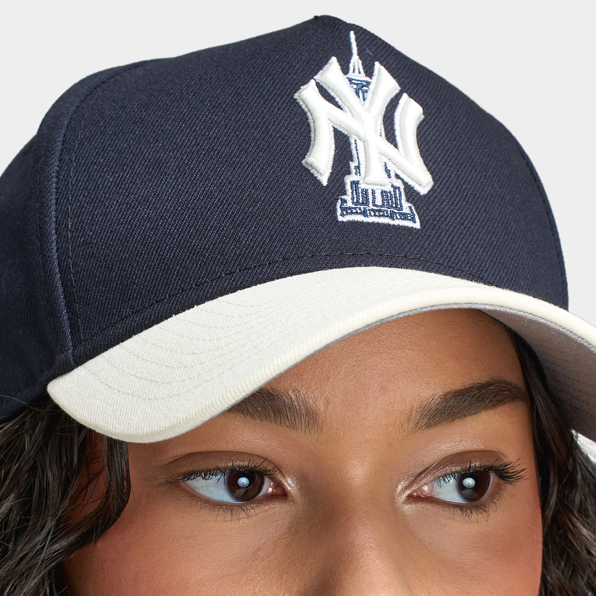 New Era New York Yankees 9FORTY A-Frame Blue / Chrome - Image 3