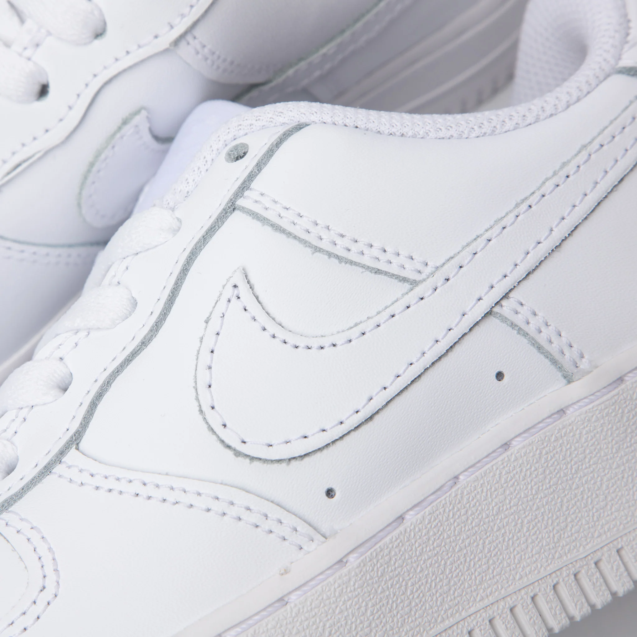 Nike Air Force 1 LE GS White / White - Image 3