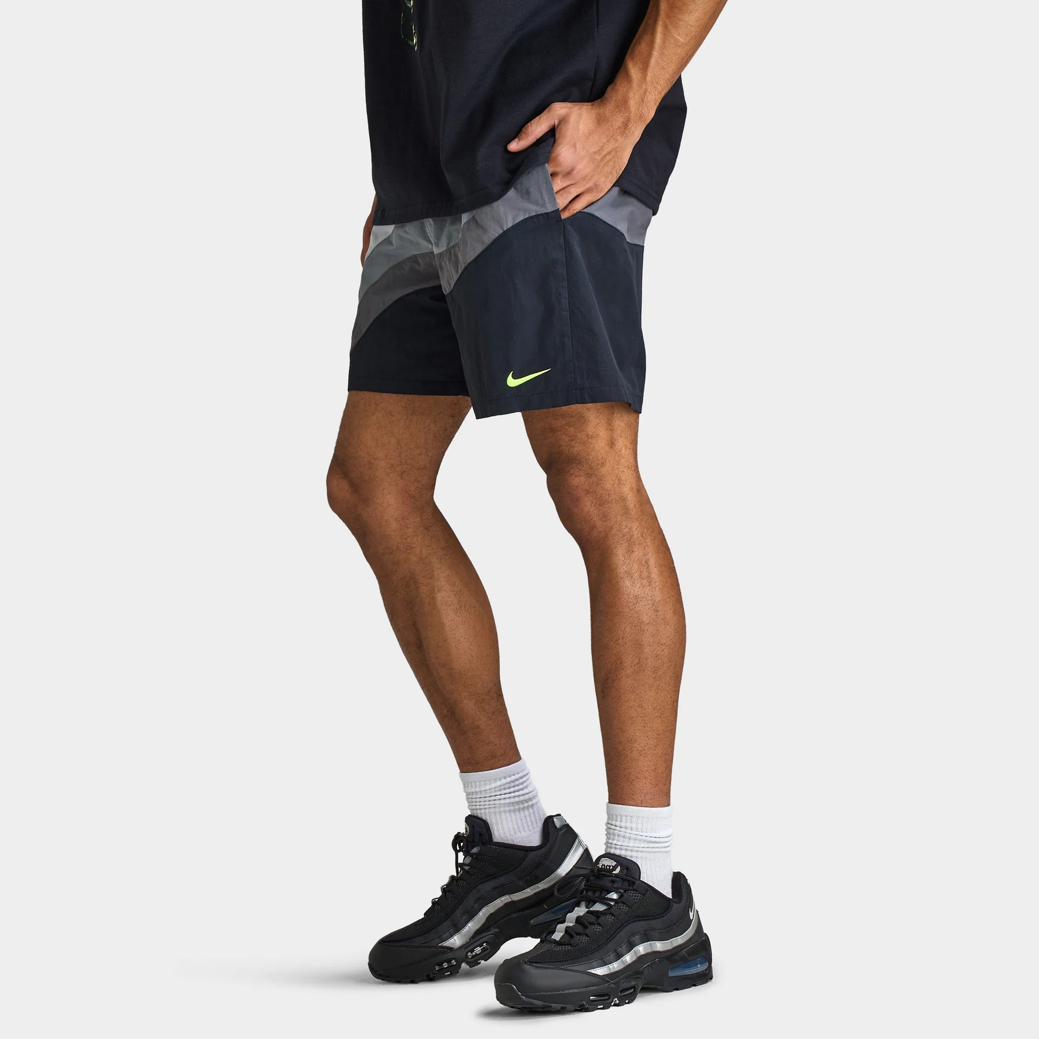 Nike Air Max 95 7" Volley Short / Black - Image 2