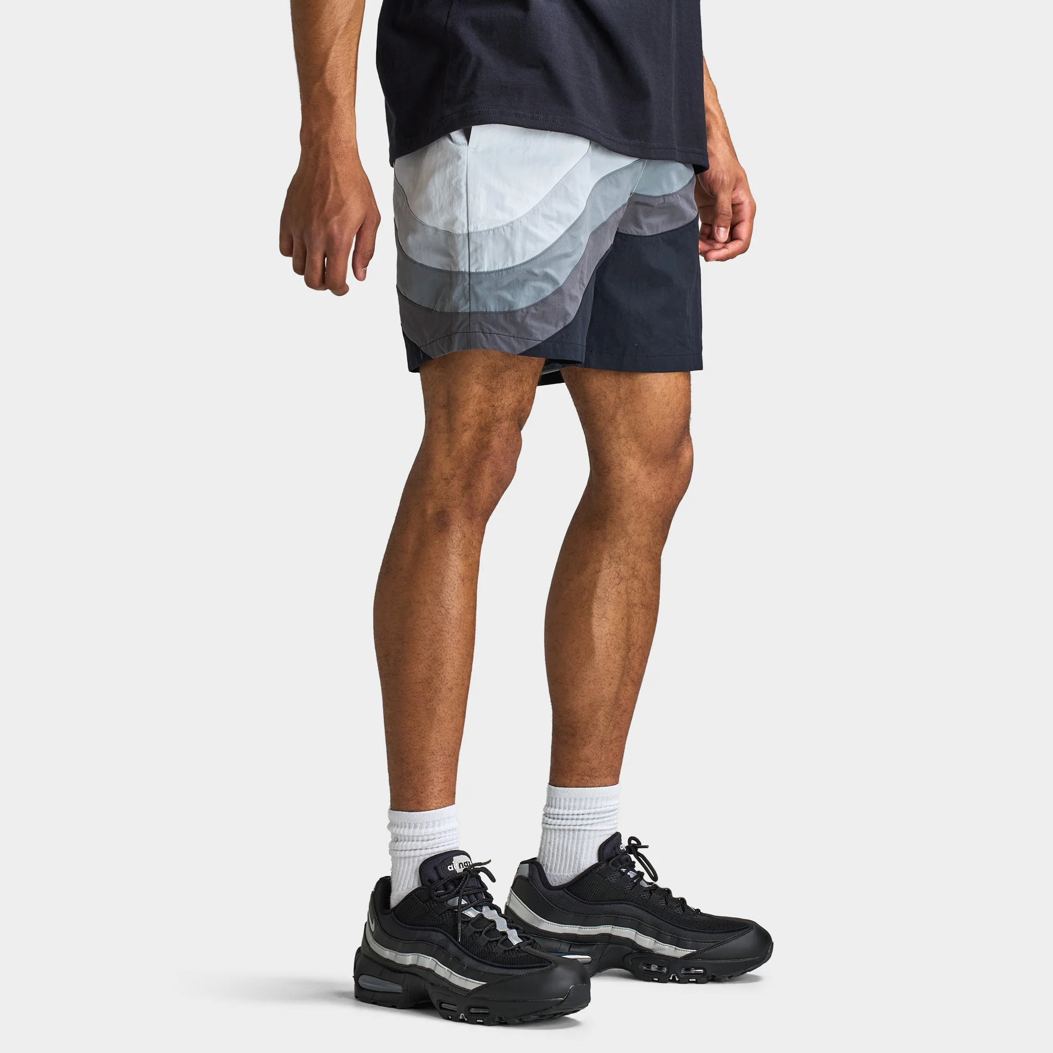 Nike Air Max 95 7" Volley Short / Black - Image 3