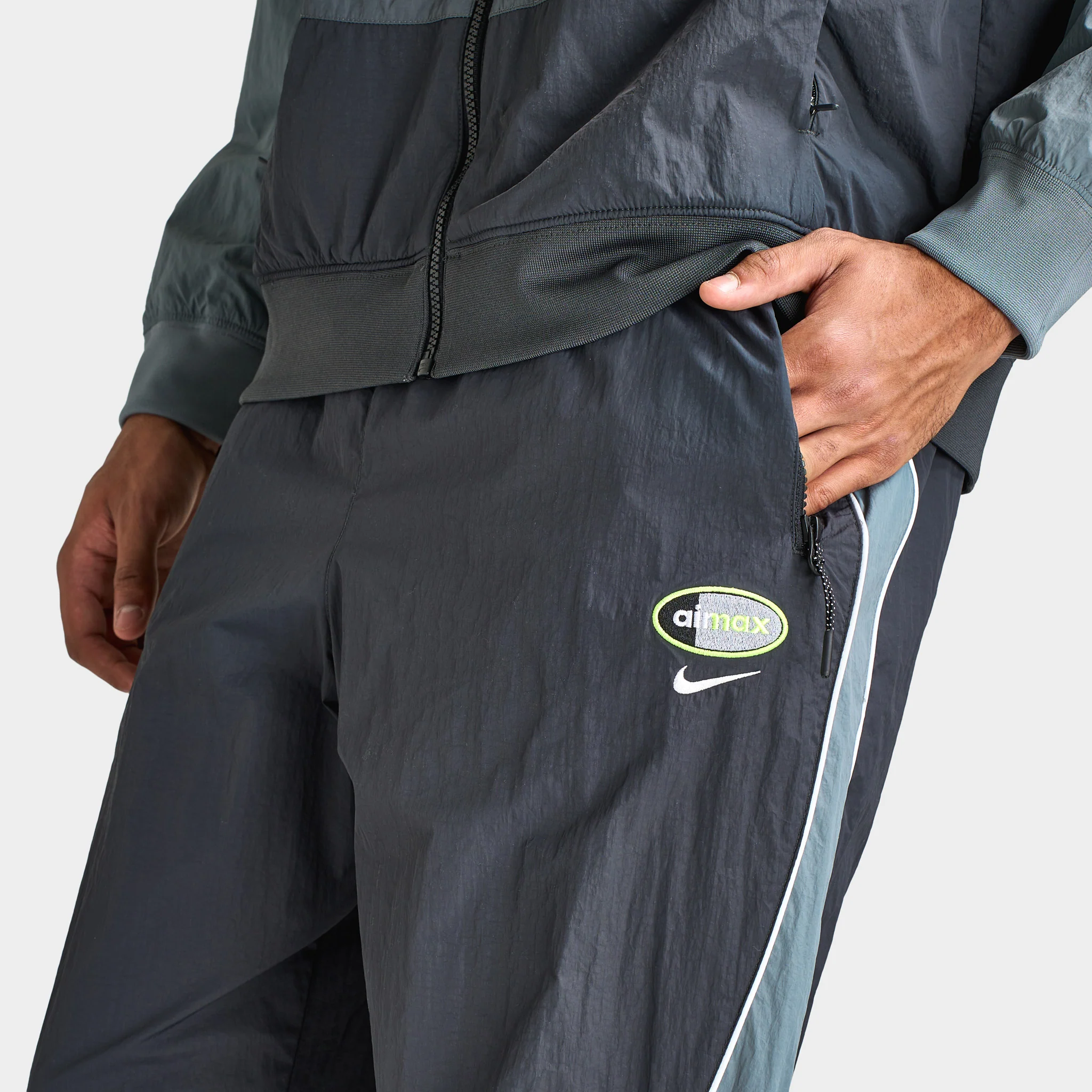 Nike Air Max 95 Woven Pants / Black - Image 5