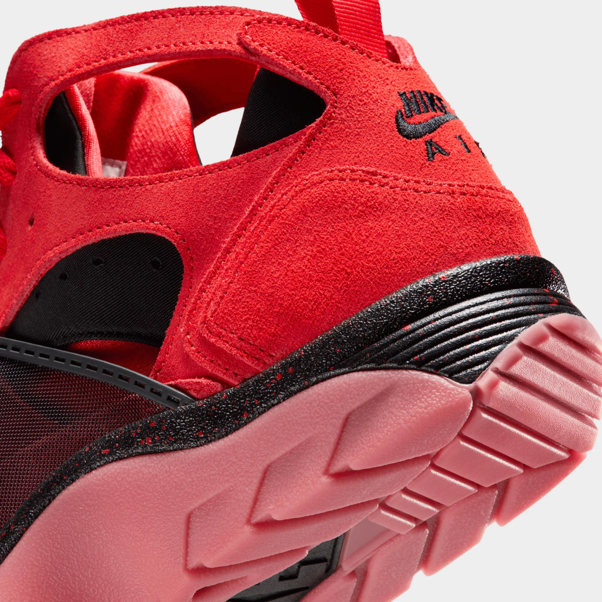 Nike Air Trainer Huarache Red / Red - Image 4