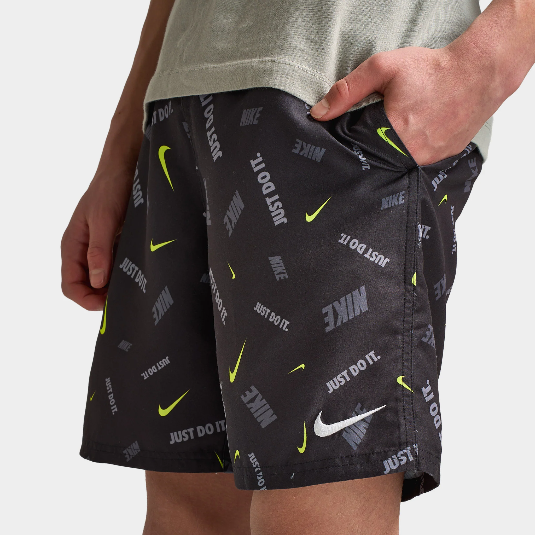 Nike Junior Boys' All Over Print Swim Shorts  Black / Wolt - Image 5
