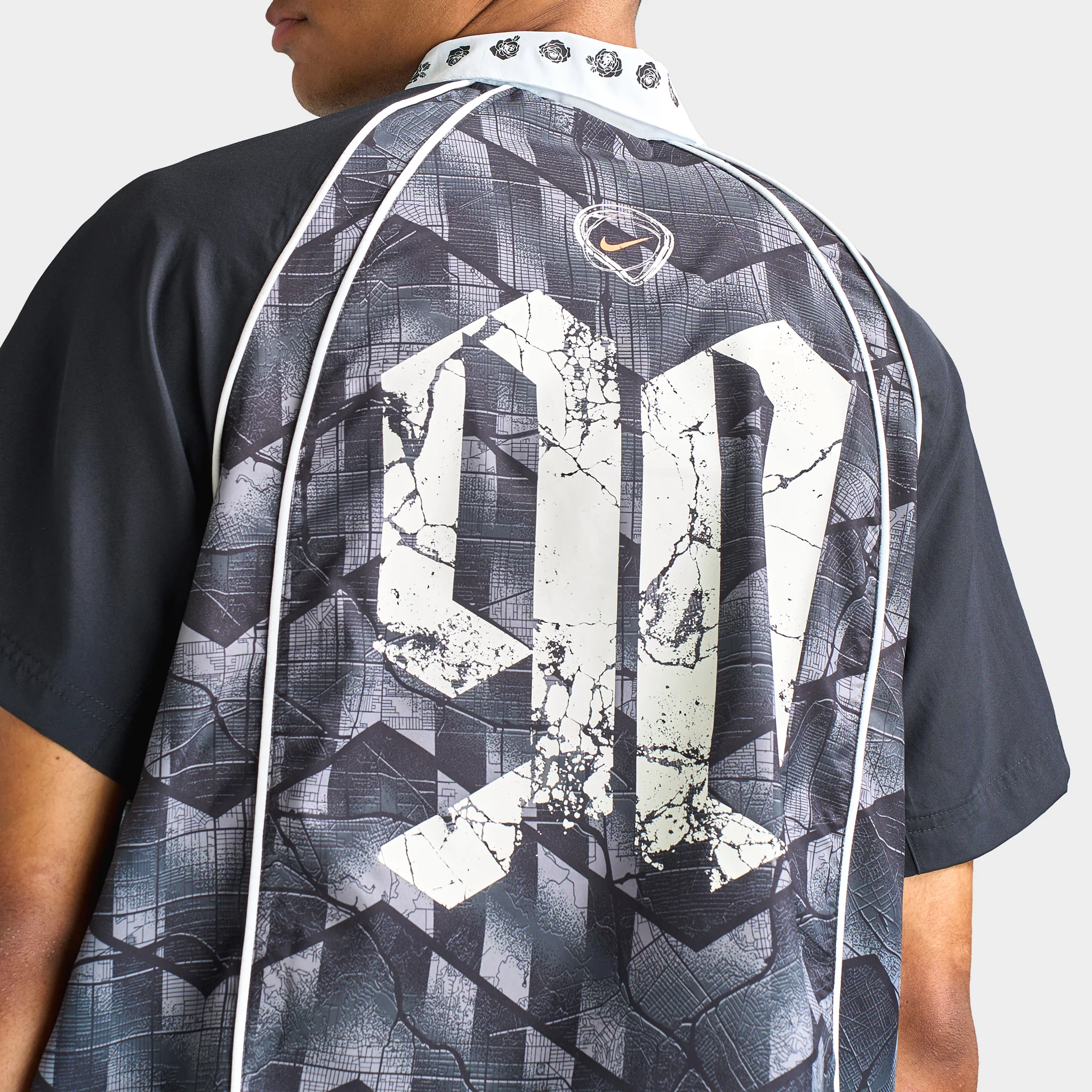 Nike Bowler Graphic T Shirt Black / Bright Citrus - Image 4