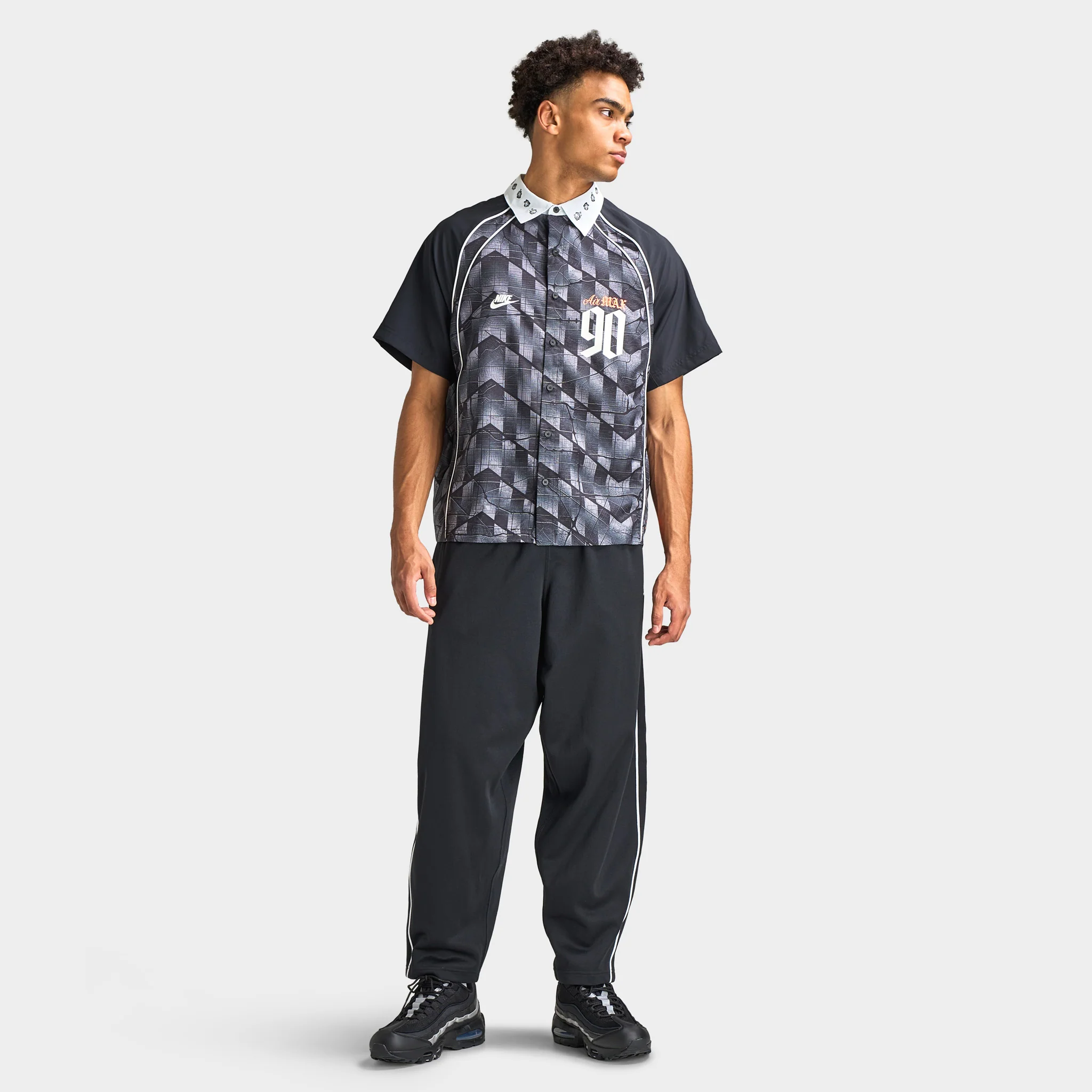Nike Bowler Graphic T Shirt Black / Bright Citrus - Image 5