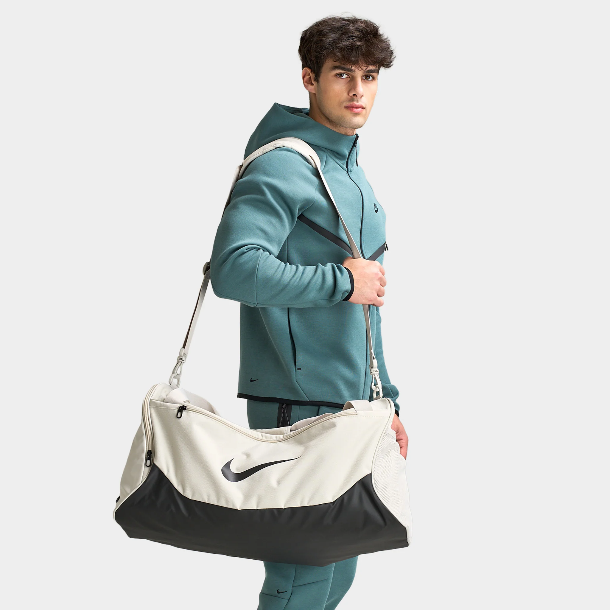 Nike Brasilia Medium Duffel Bag X Light Bone / Black - Image 11