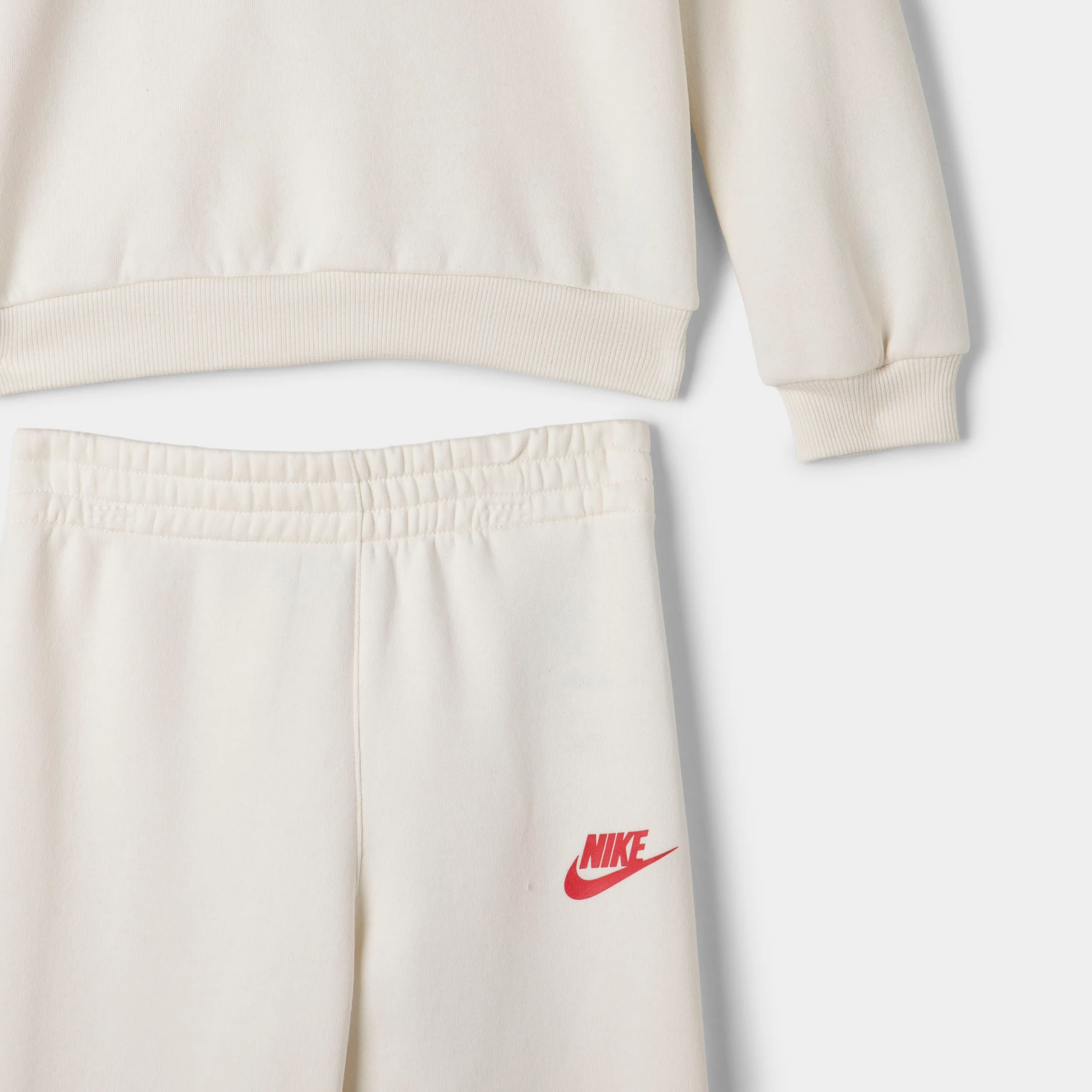 Nike Children's Cherry Set Soft Pearl / Uni Red - Image 3