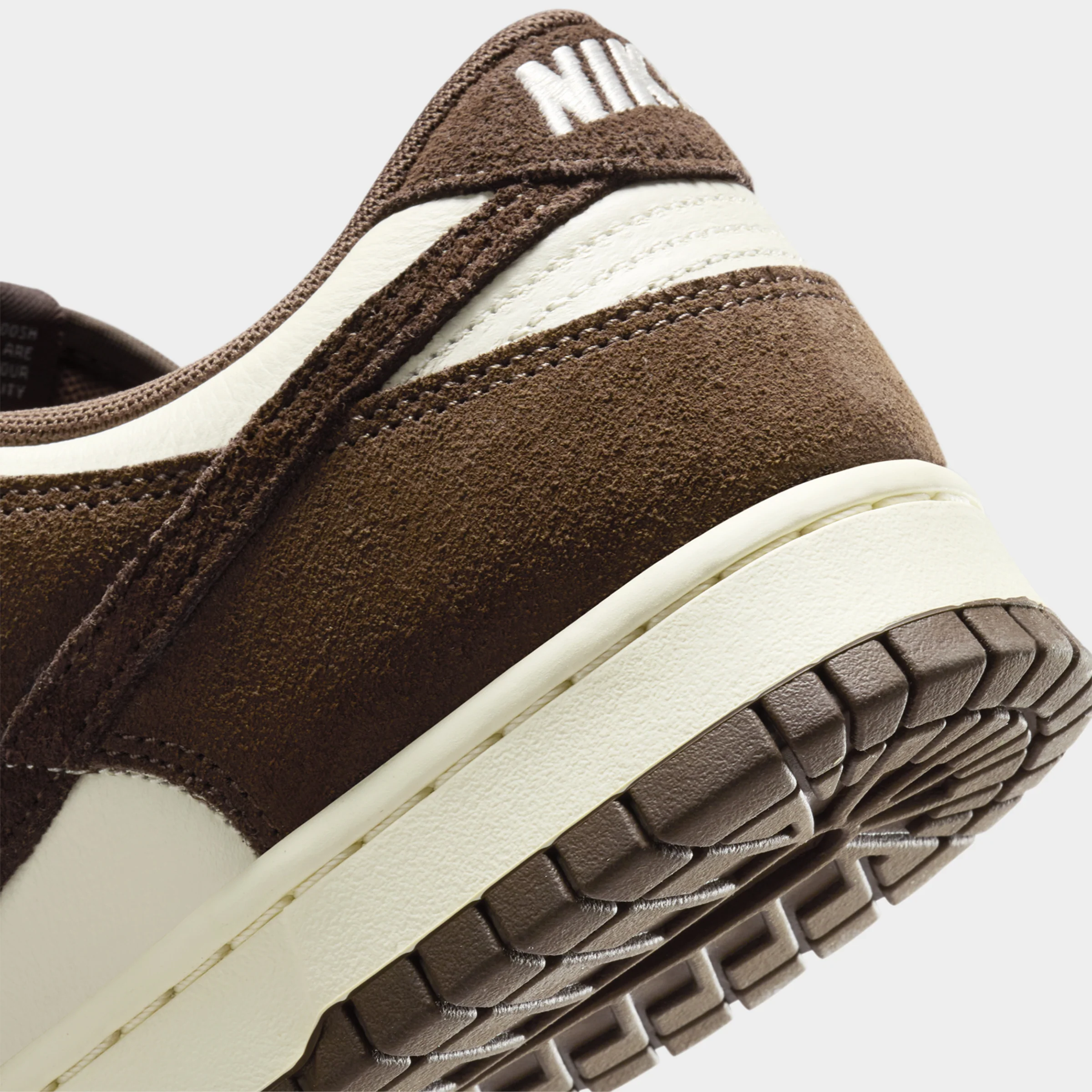 Nike Dunk Low Retro SE Pale Ivory / Baroque Brown - Image 3