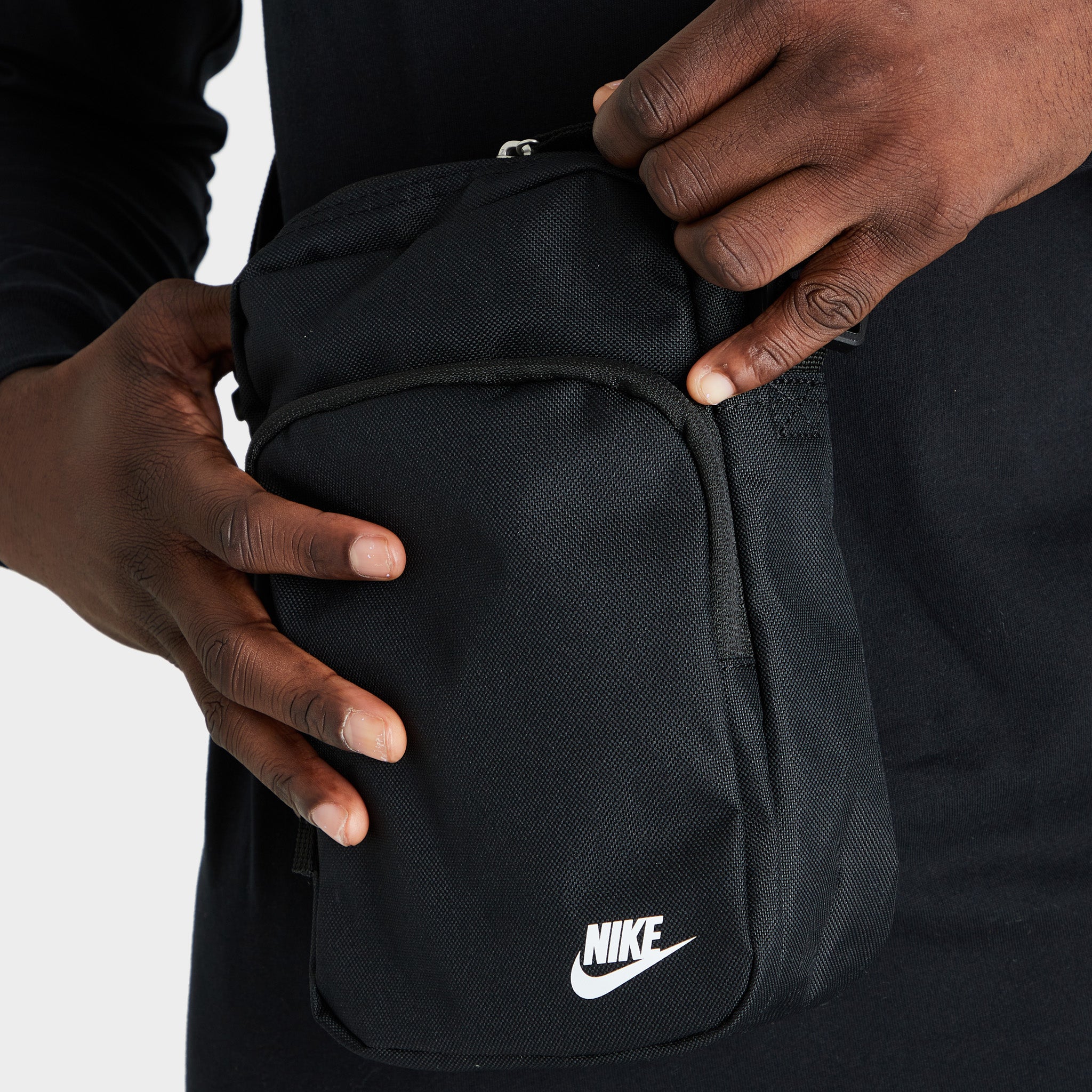 Nike Heritage Crossbody Bag Black / Black - White - Image 3