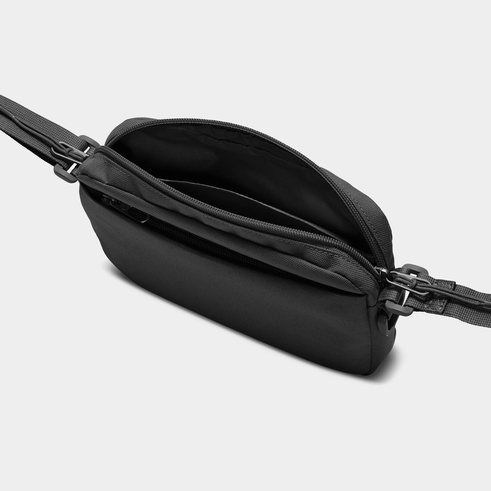 Nike Heritage Crossbody Bag 2.0 Black / White - Image 3