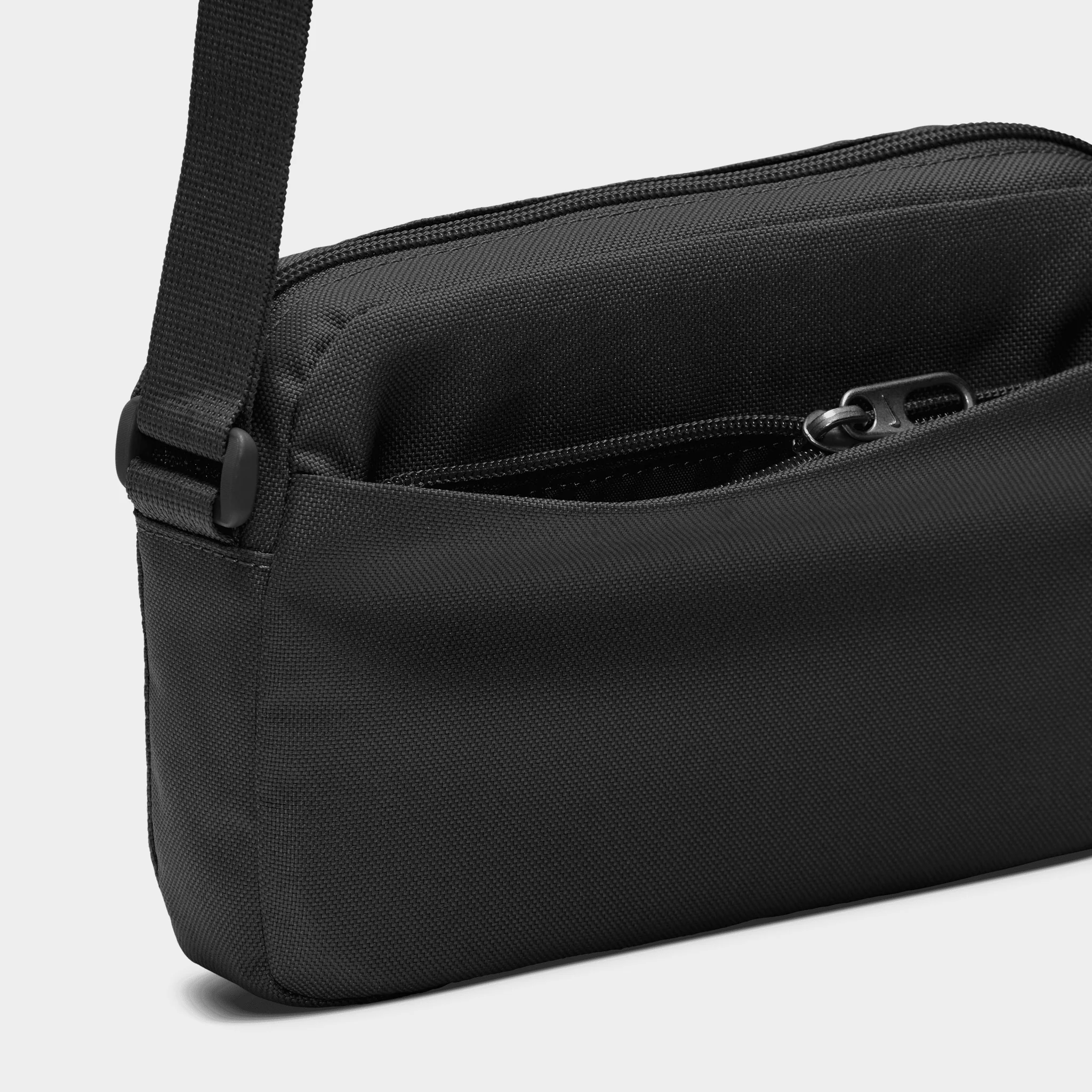 Nike Heritage Crossbody Bag 2.0 Black / White - Image 4