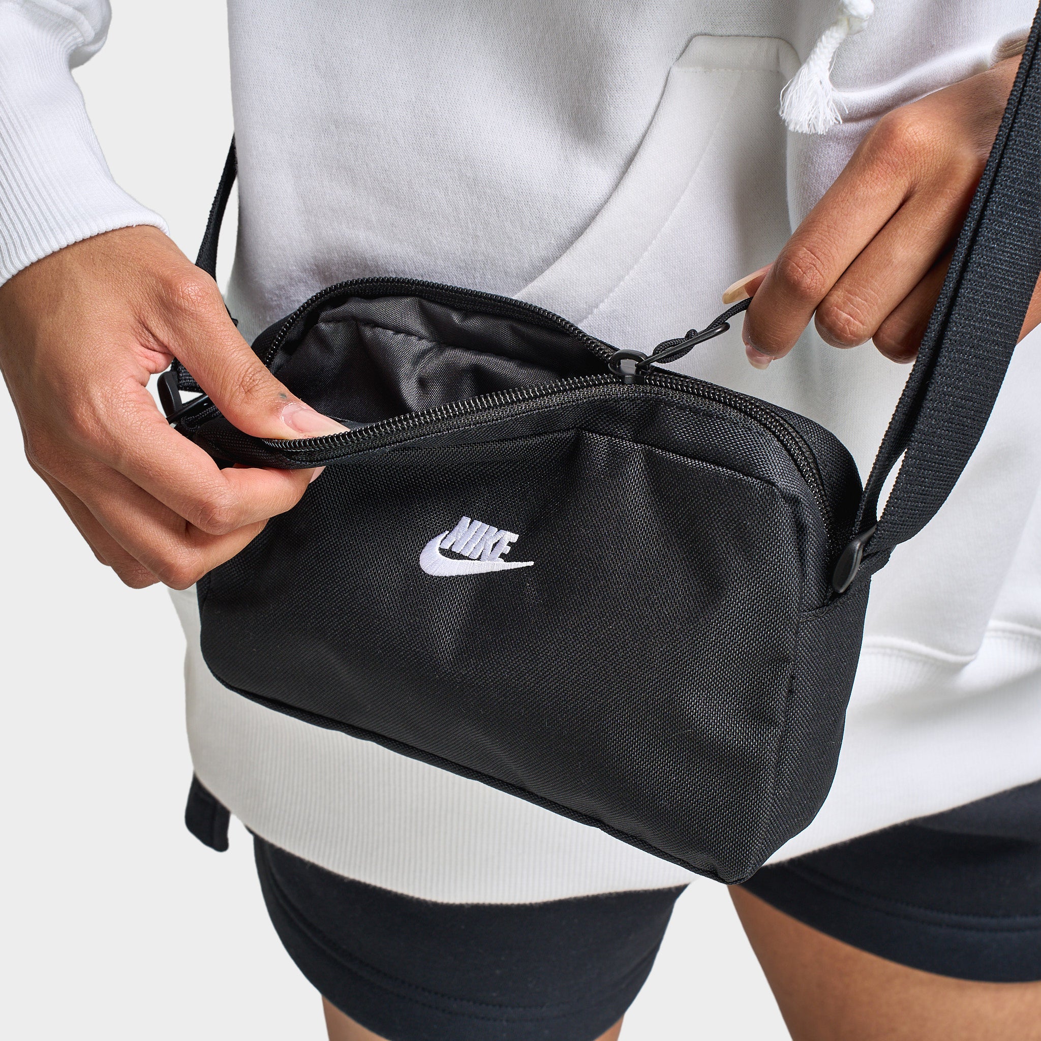 Nike Heritage Crossbody Bag 2.0 Black / White - Image 8