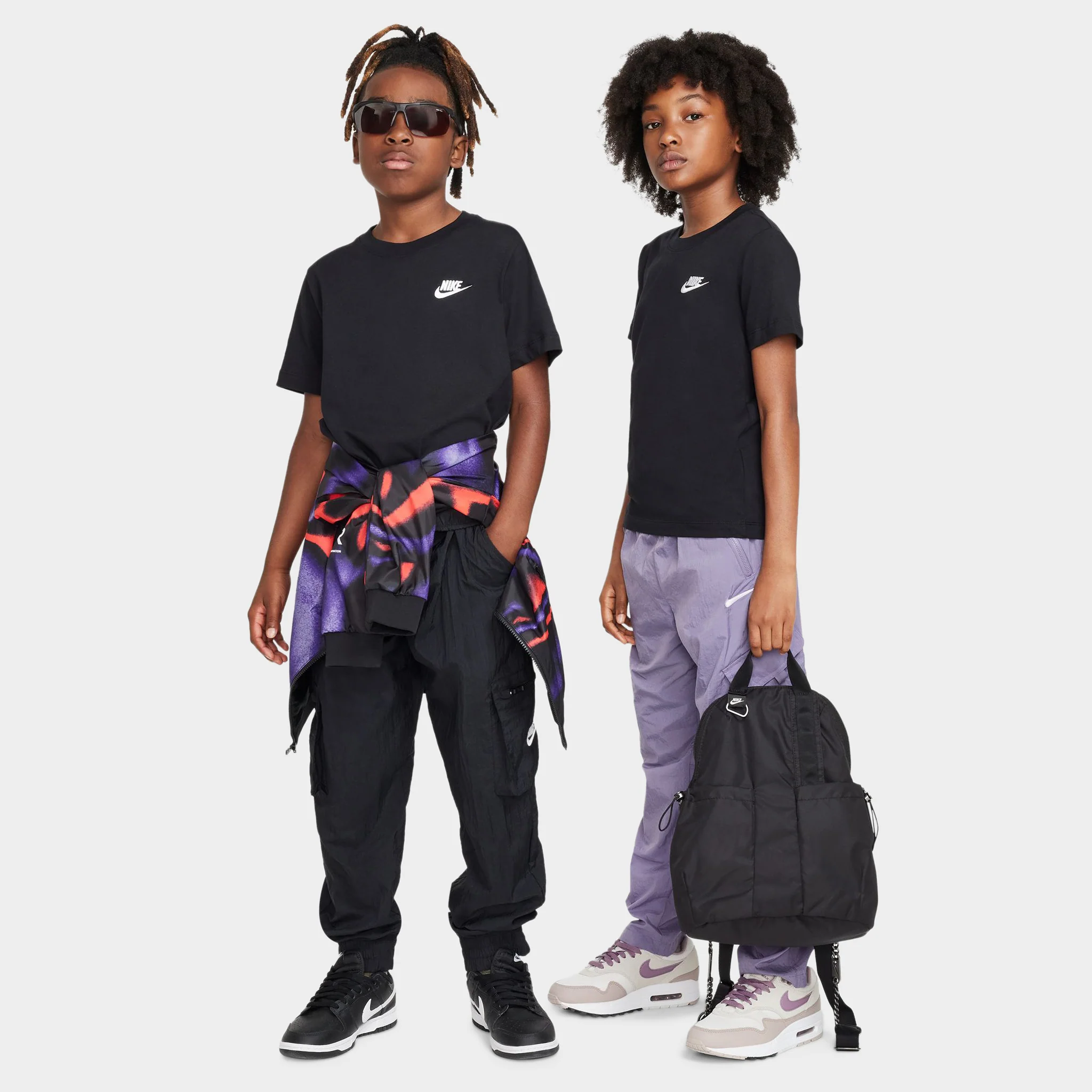 Nike Juniors' Futura T-Shirt  / Black - Image 4
