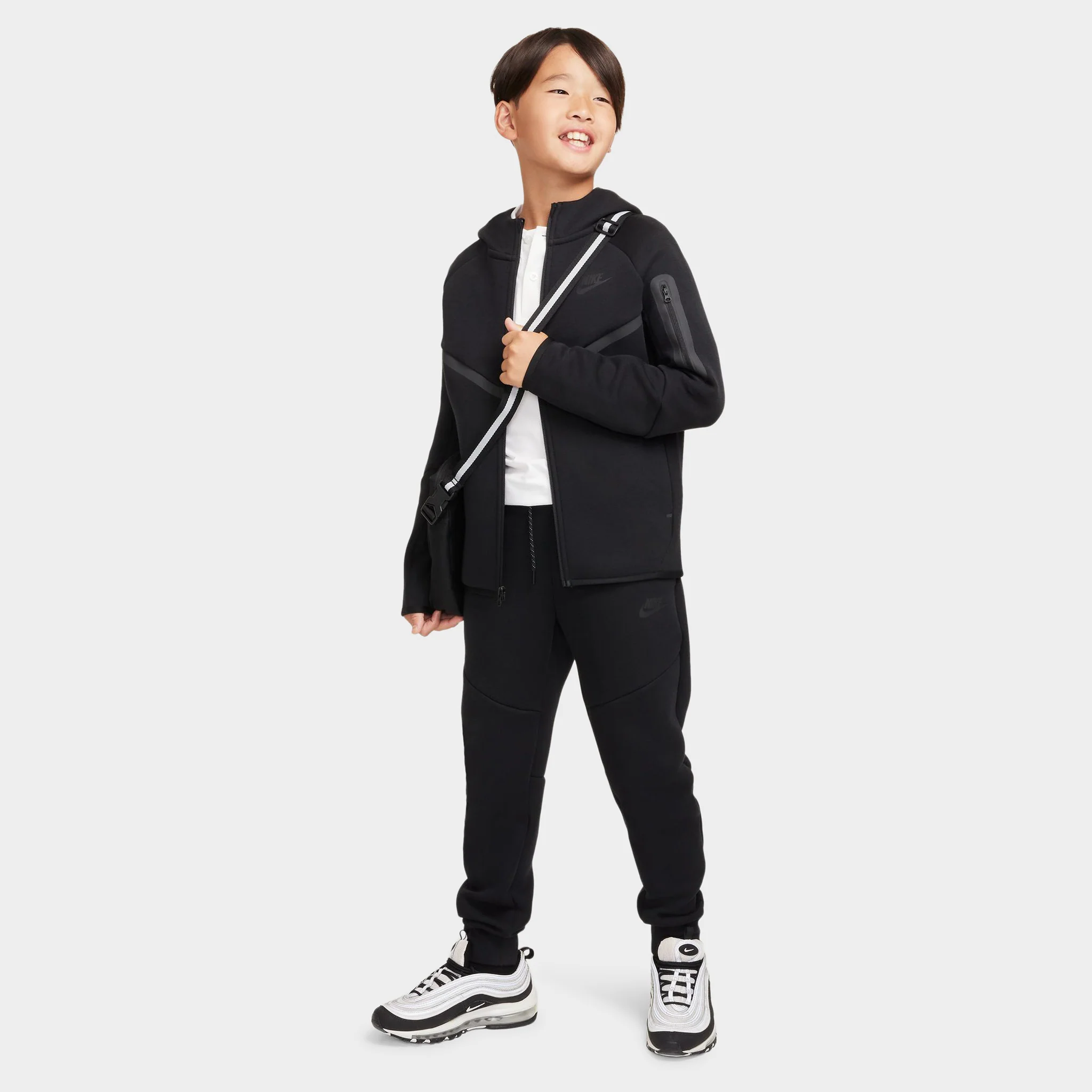Nike Sportswear Junior Boys' Tech Fleece Jogger / Black - Image 8