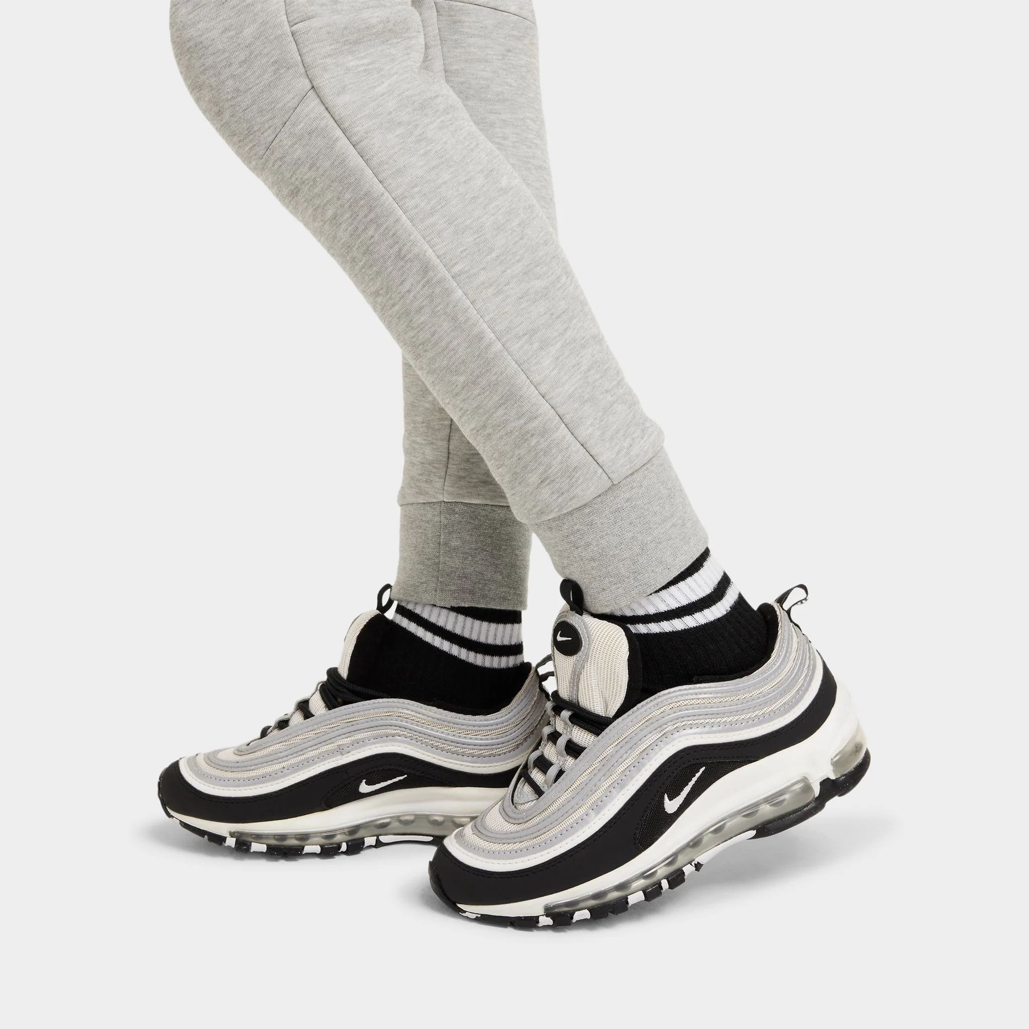 Nike Sportswear Junior Boys' Tech Fleece Jogger / Dark Heather Grey - Image 5