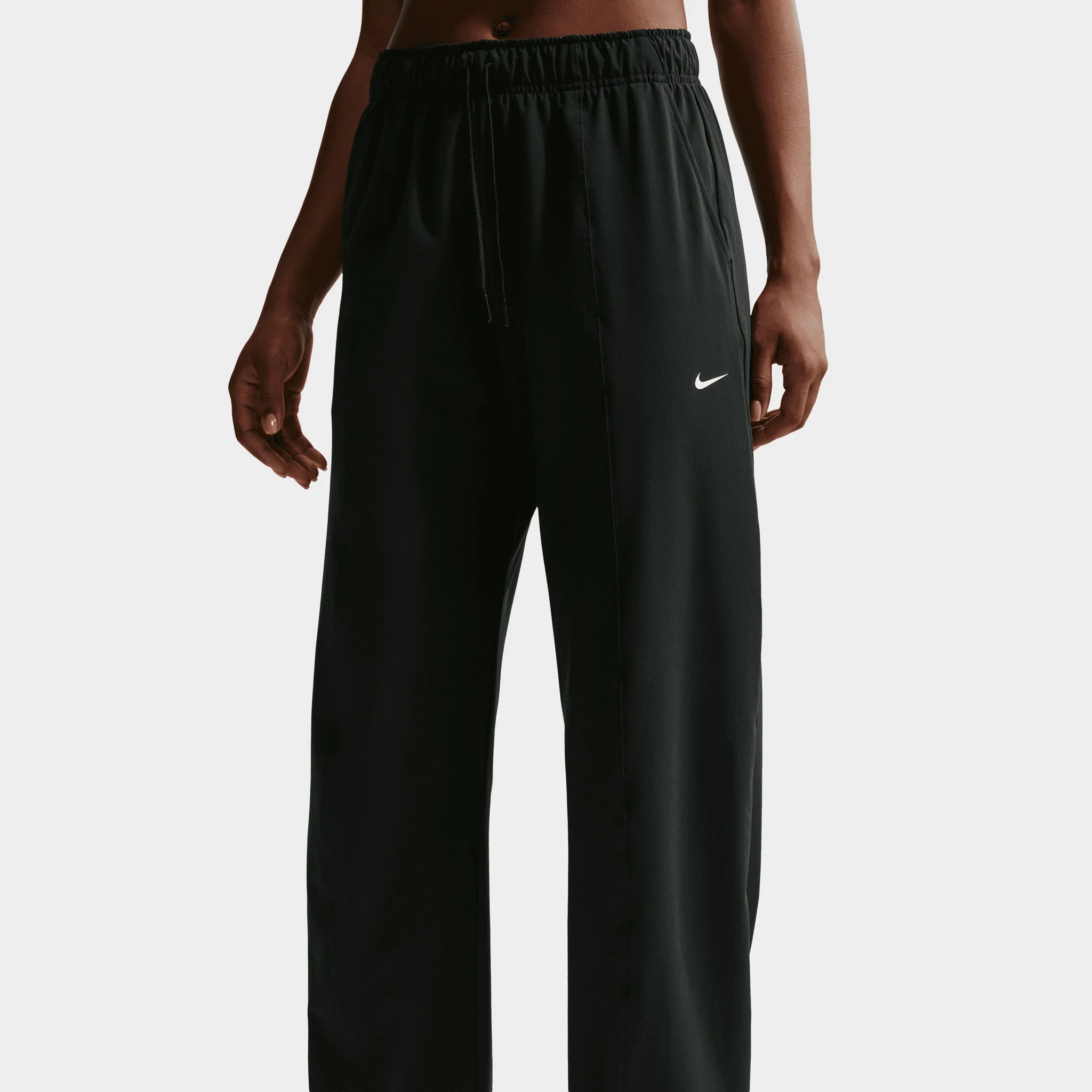 Nike One Women's Woven Wide Leg Joggers / Black - Image 3