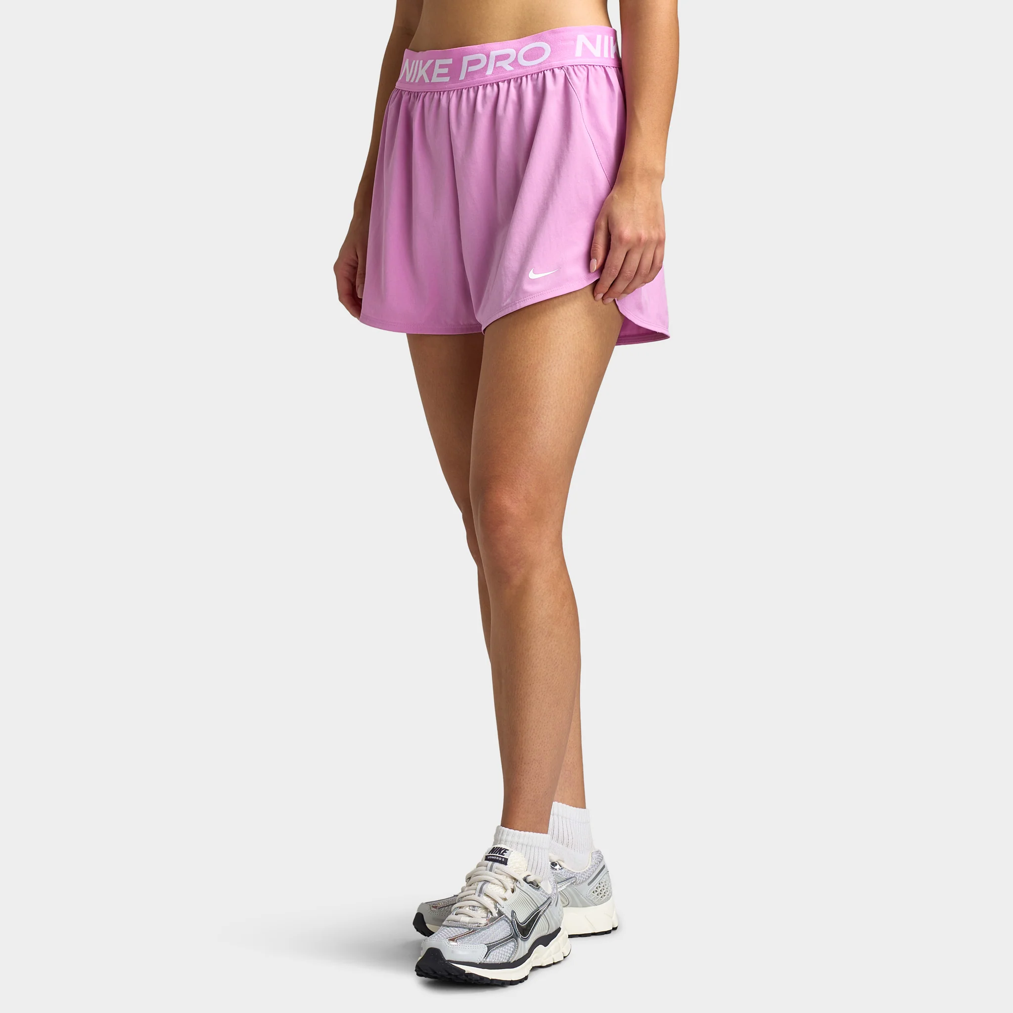 Nike Pro Women's 2in1 Shorts / Light Magenta / White - Image 2
