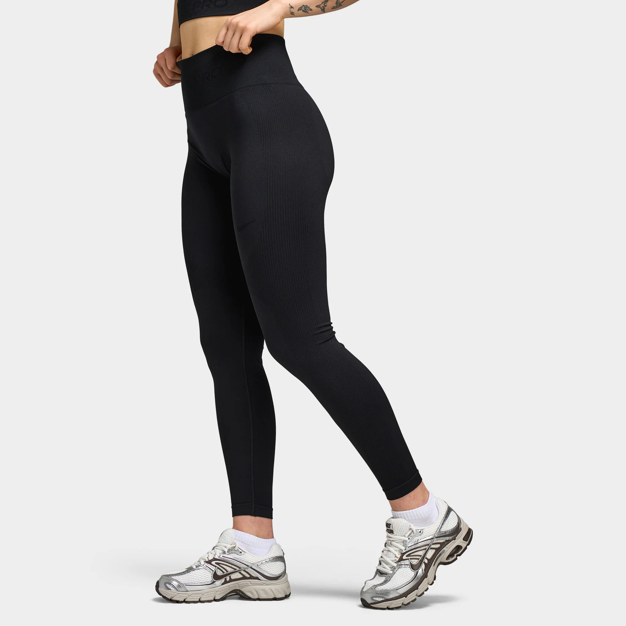 Nike Pro Women's Dry Fit Seamless Highrise 7/8 Tight / Black - Image 4