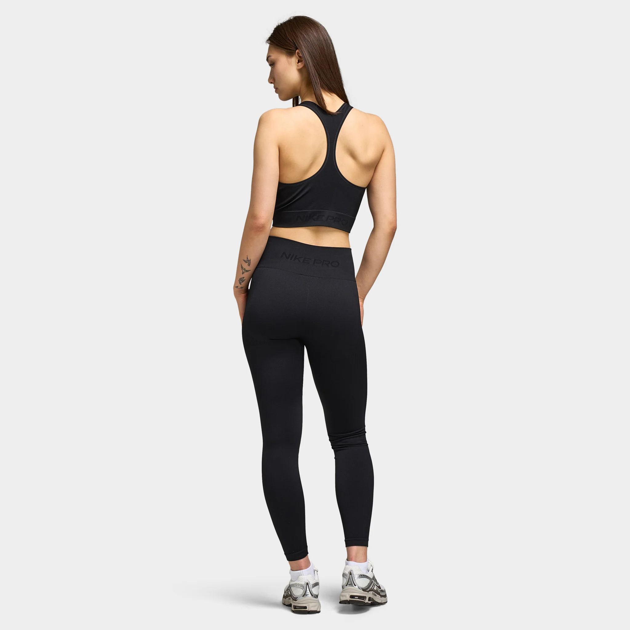 Nike Pro Women's Dry Fit Seamless Tank / Black - Image 2