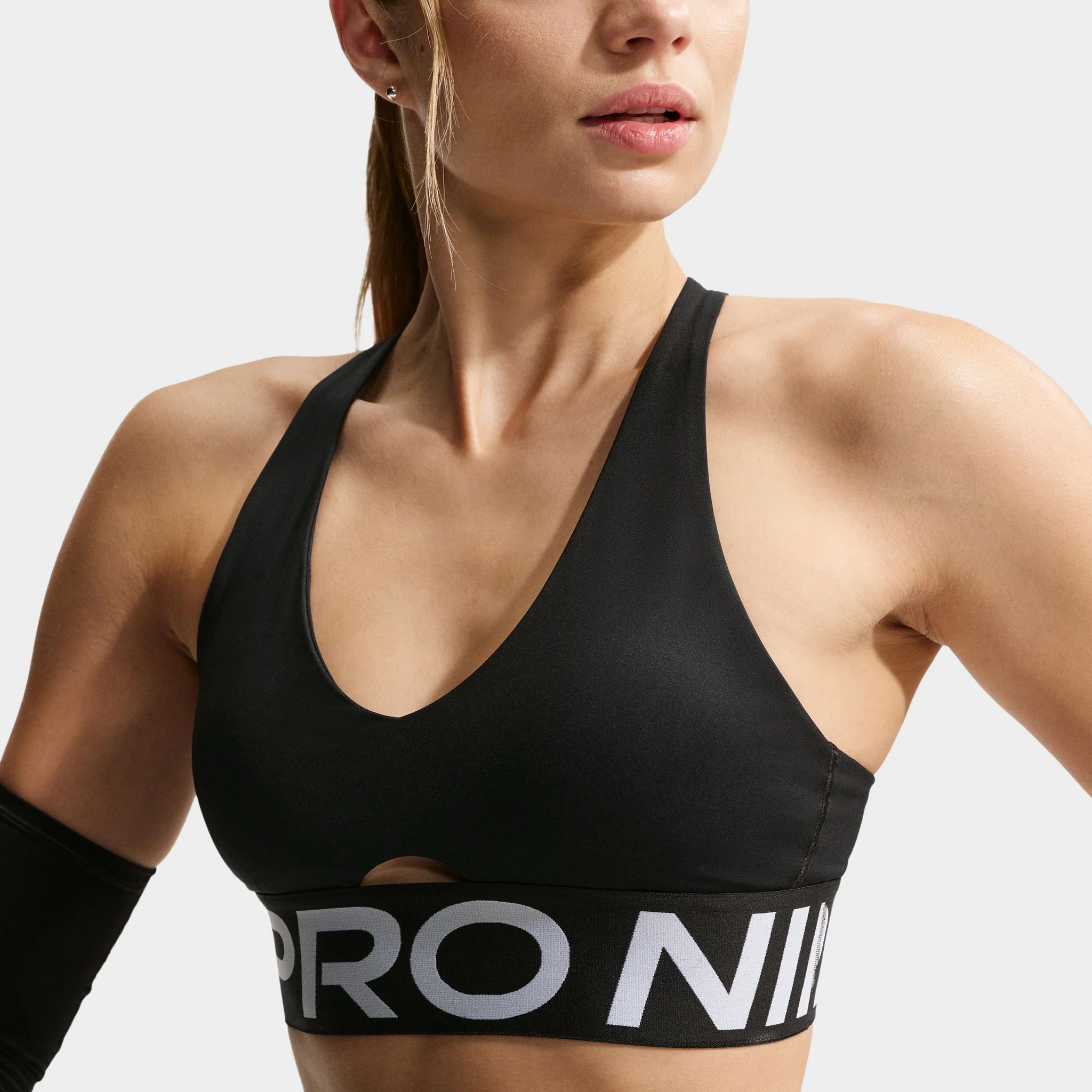 Nike Pro Women's Sculpt Med Support Bra / Black - Image 3