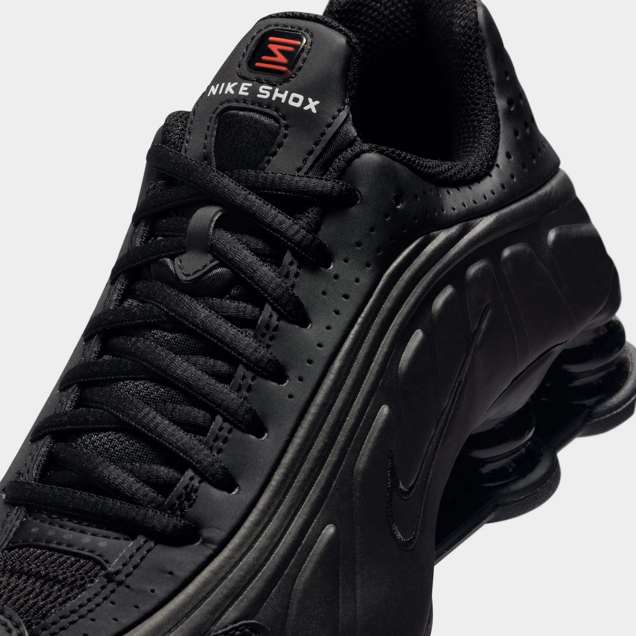 Nike Shox R4 GS Black / Black - Bright Crimson - Image 3