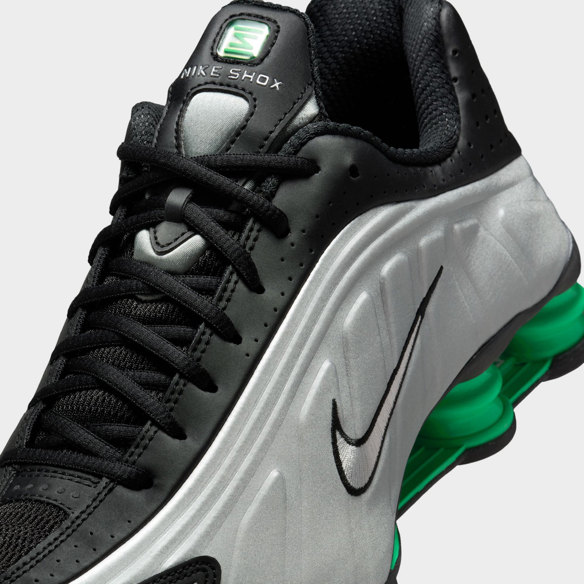 Nike Shox R4 Metallic Silver / Metallic Silver - Black - Image 3