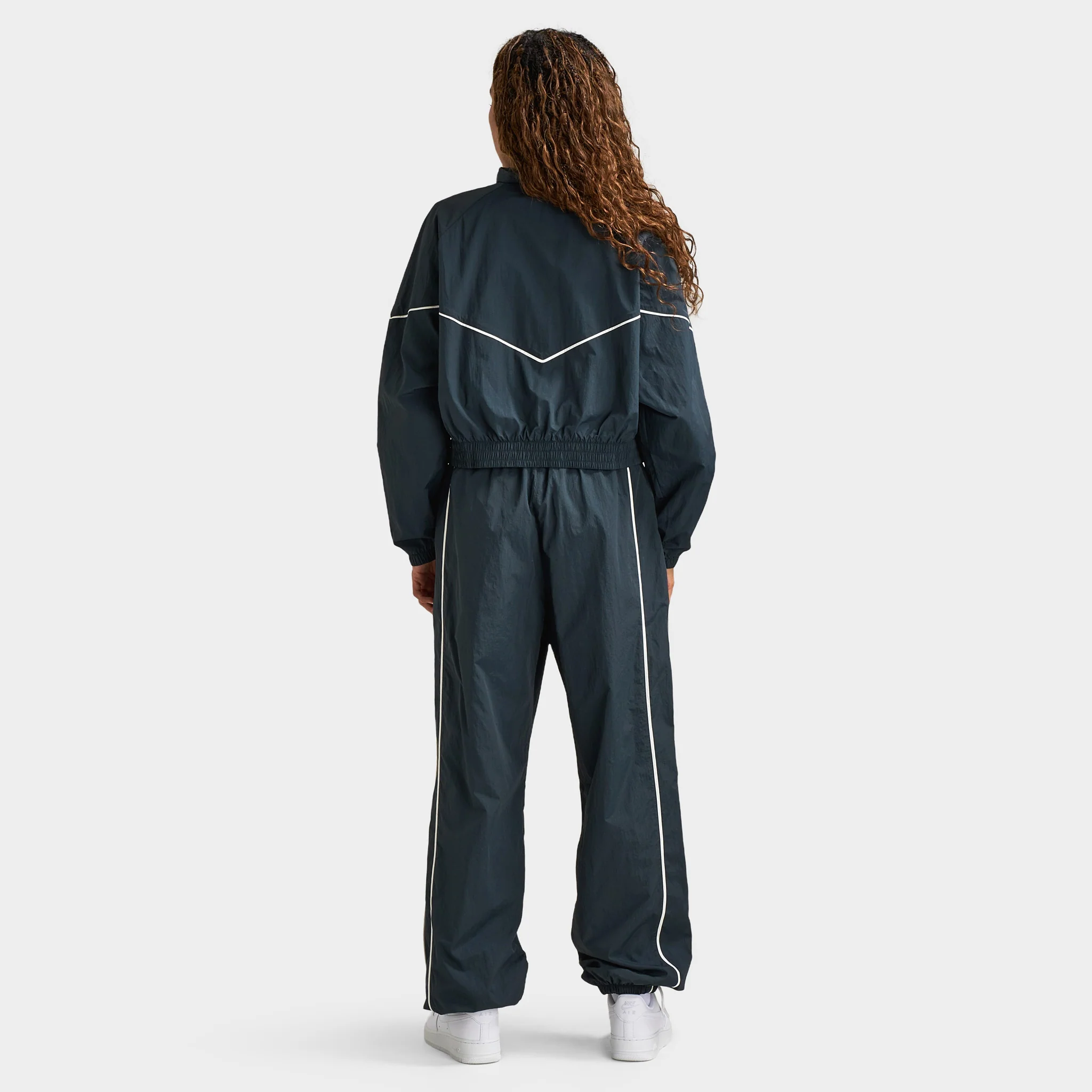 Nike Sportswear Women's WR Woven Jacket Speed Seaweed / Sail - Image 5