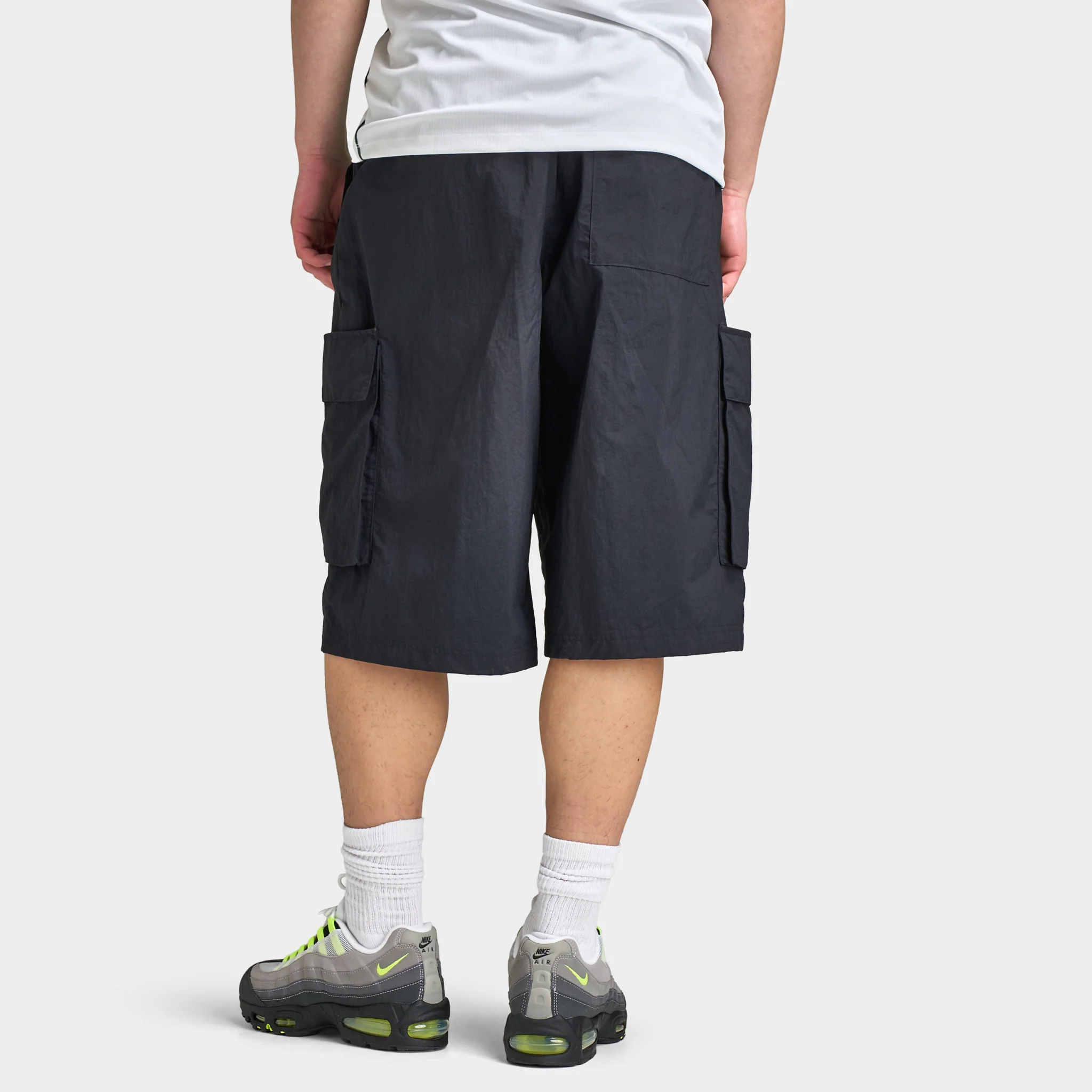 Nike Sportswear Club Oversized Cargo Shorts / Black - Image 2