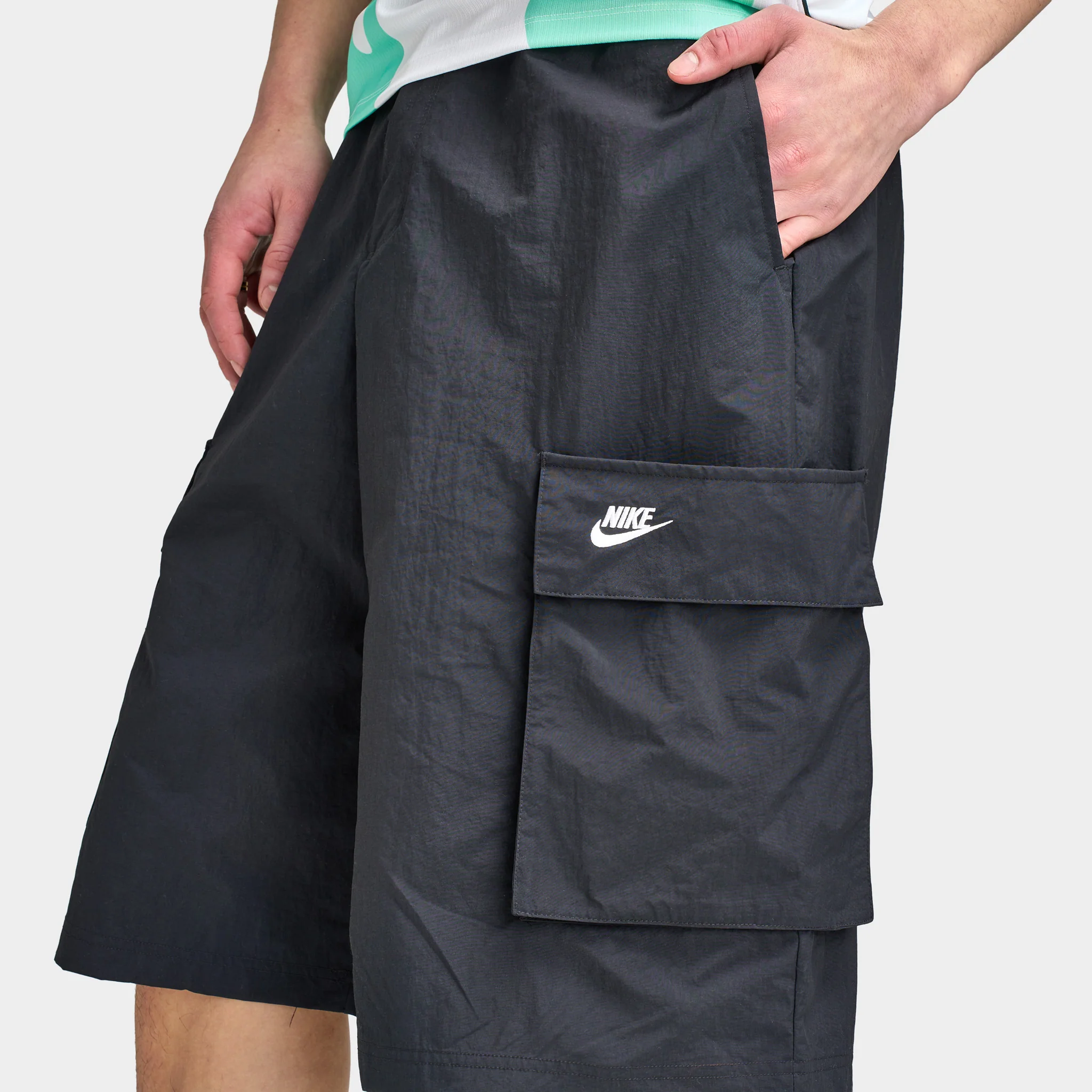 Nike Sportswear Club Oversized Cargo Shorts / Black - Image 3