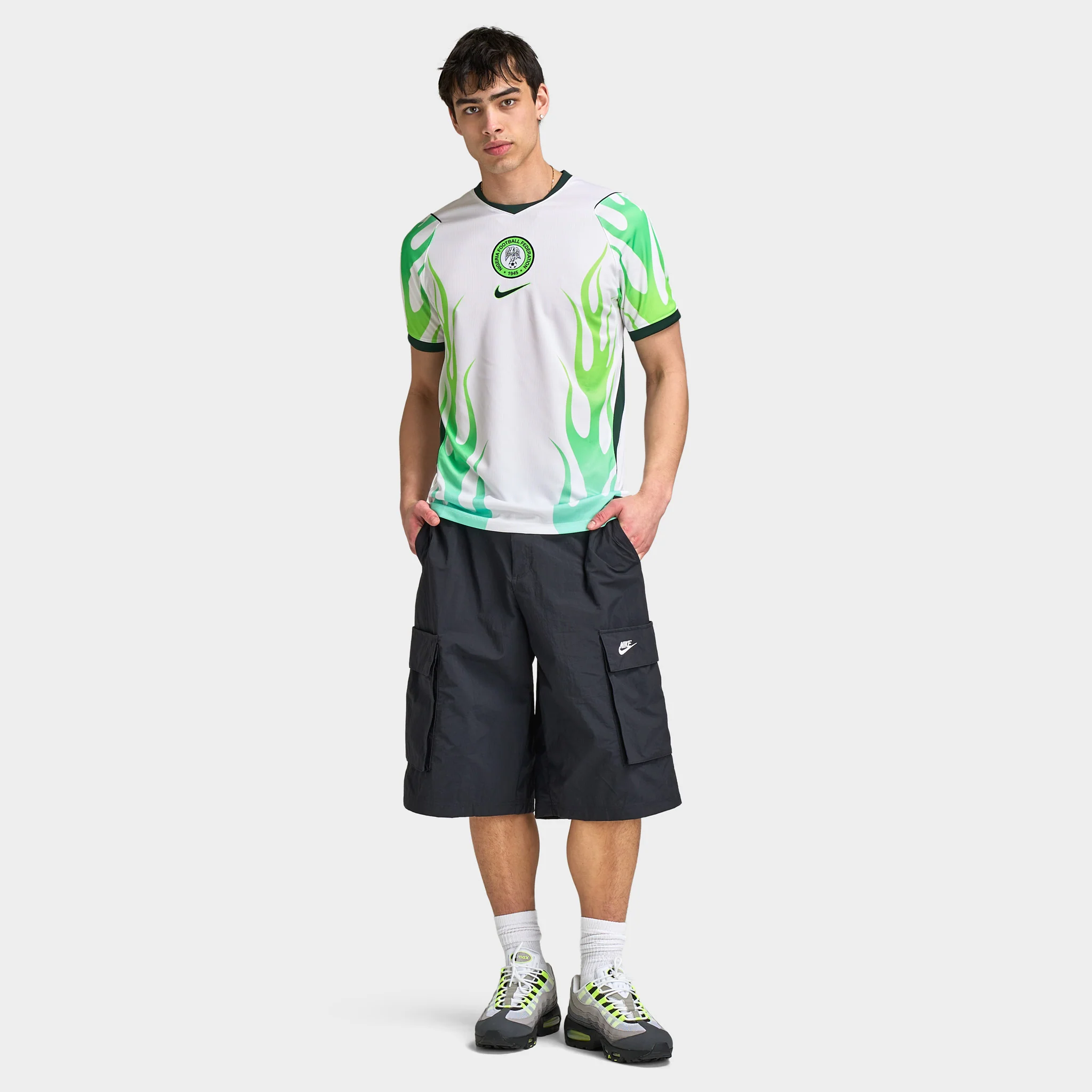 Nike Sportswear Club Oversized Cargo Shorts / Black - Image 6