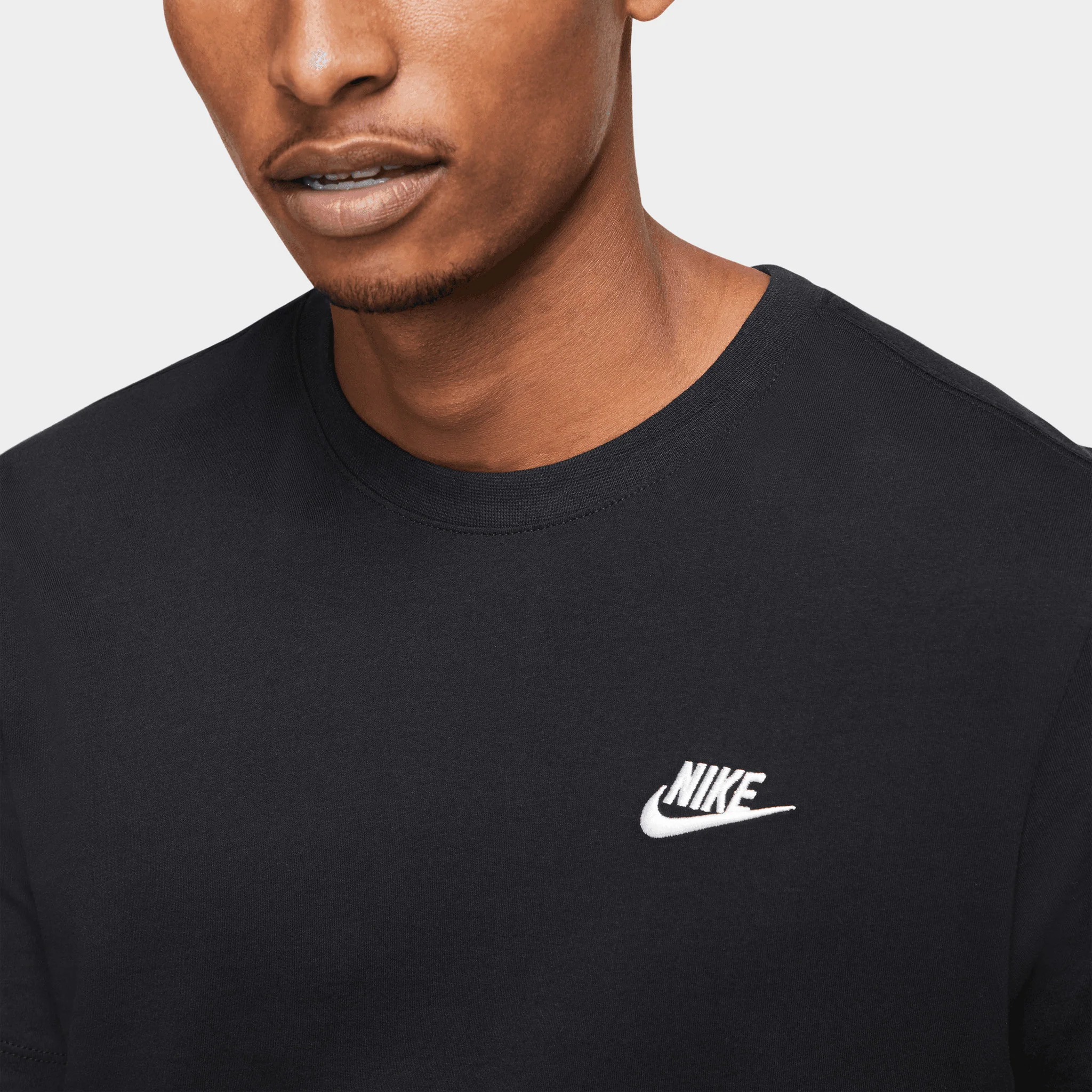 Nike Sportswear Club T-shirt Black / White - Image 3