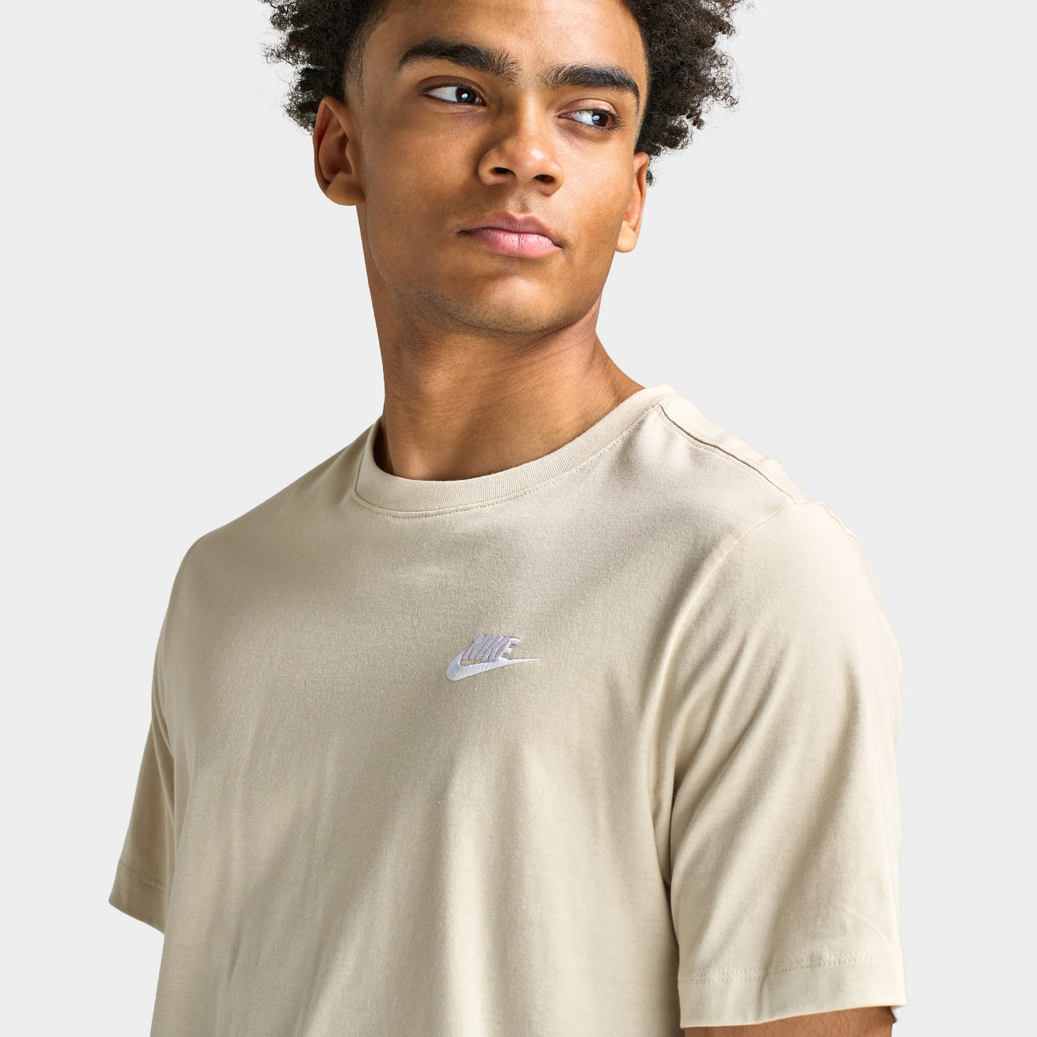 Nike Sportswear Club T-Shirt / Brown - Image 3