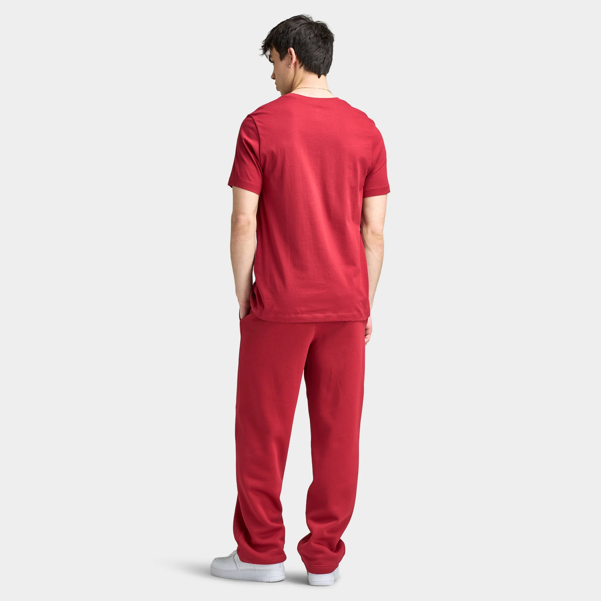 Nike Sportswear Club T-Shirt / Red - Image 2