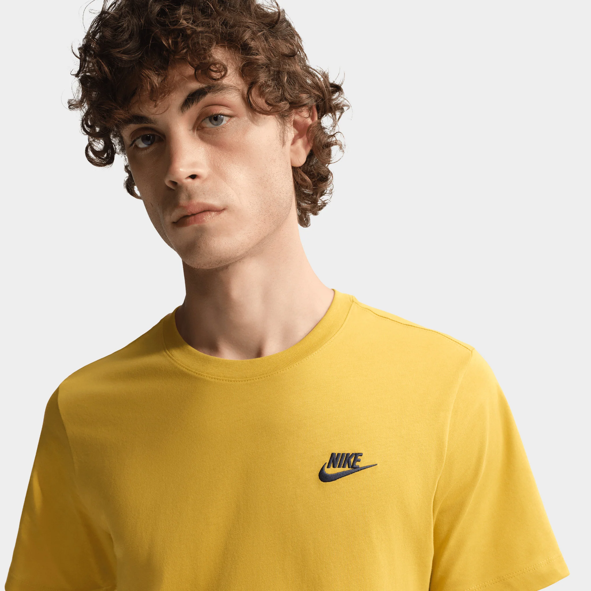 Nike Sportswear Club T-Shirt / Yellow - Image 3