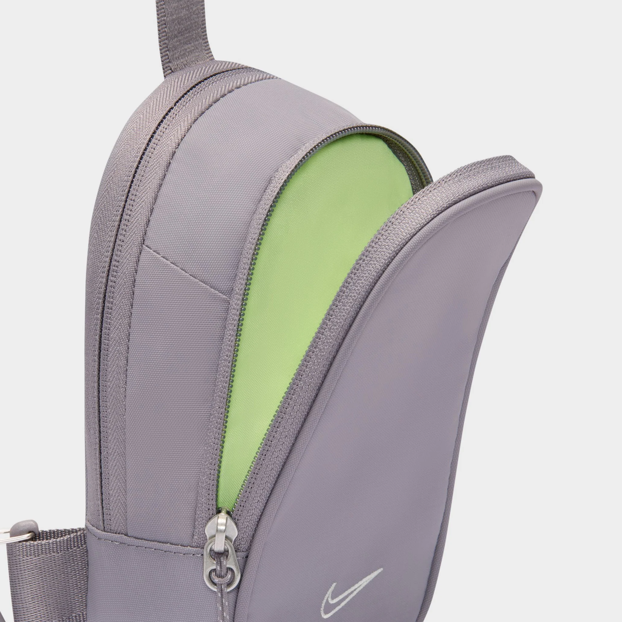 Nike Sportswear Commute Crossbody Bag / LT Smoke Grey - Image 4