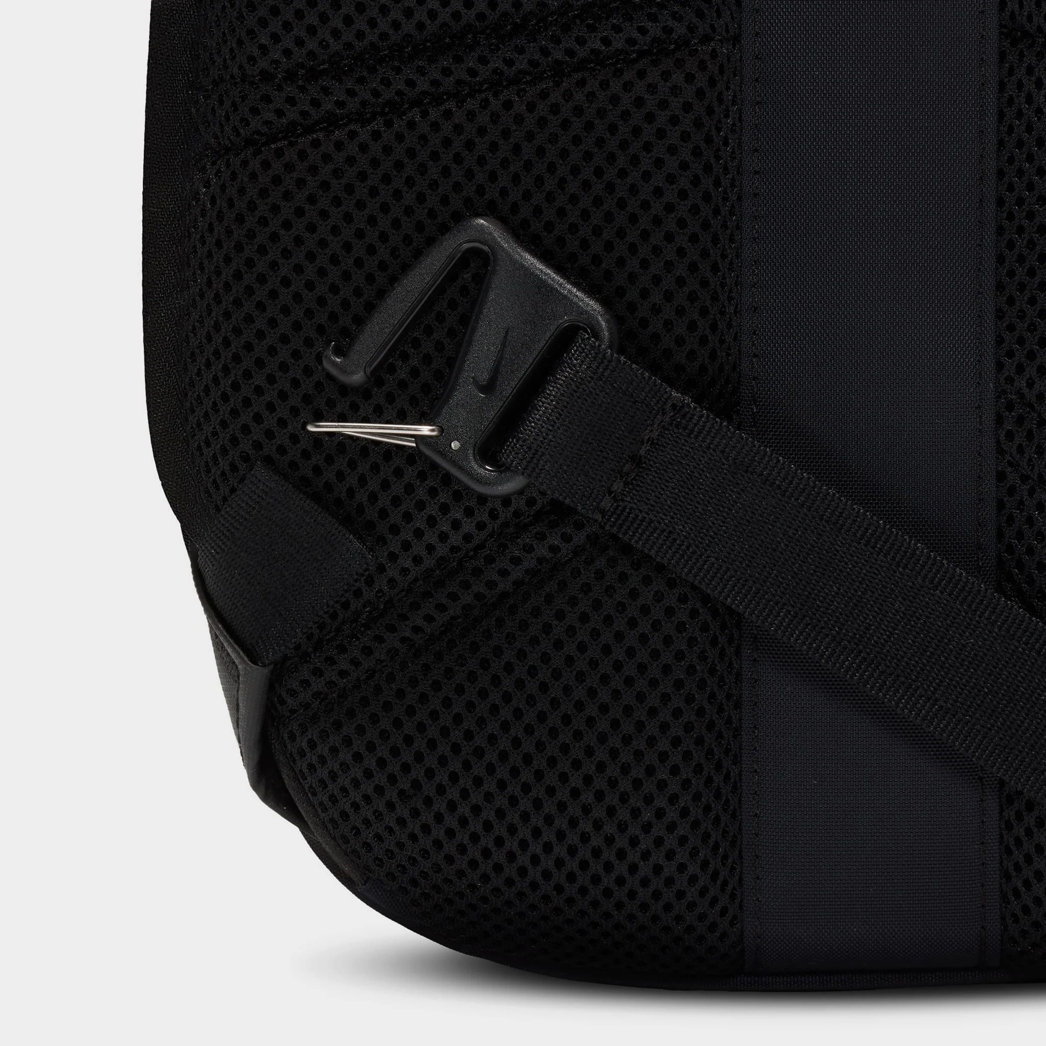 Nike Sportswear Commute Sling Bag / Black - Image 8