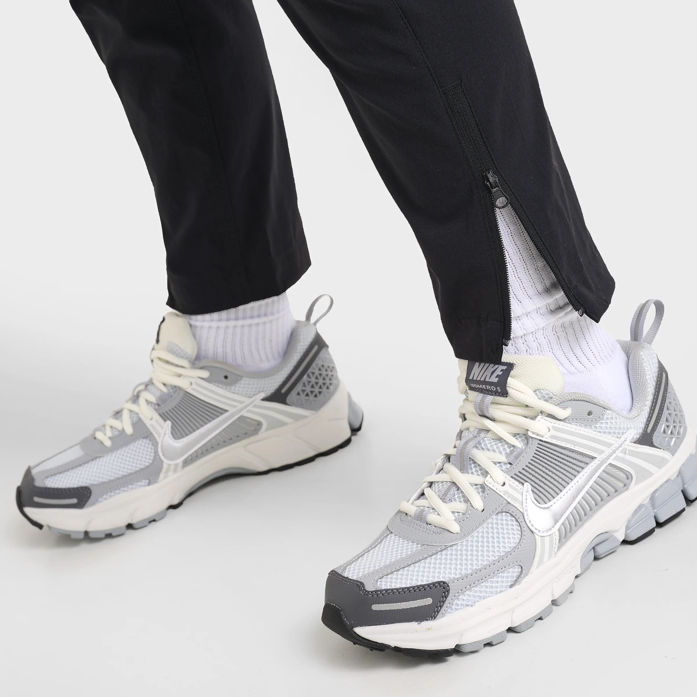 Nike Sportswear Junior Boys' Tech Woven Joggers Black / Black - Black - Image 5