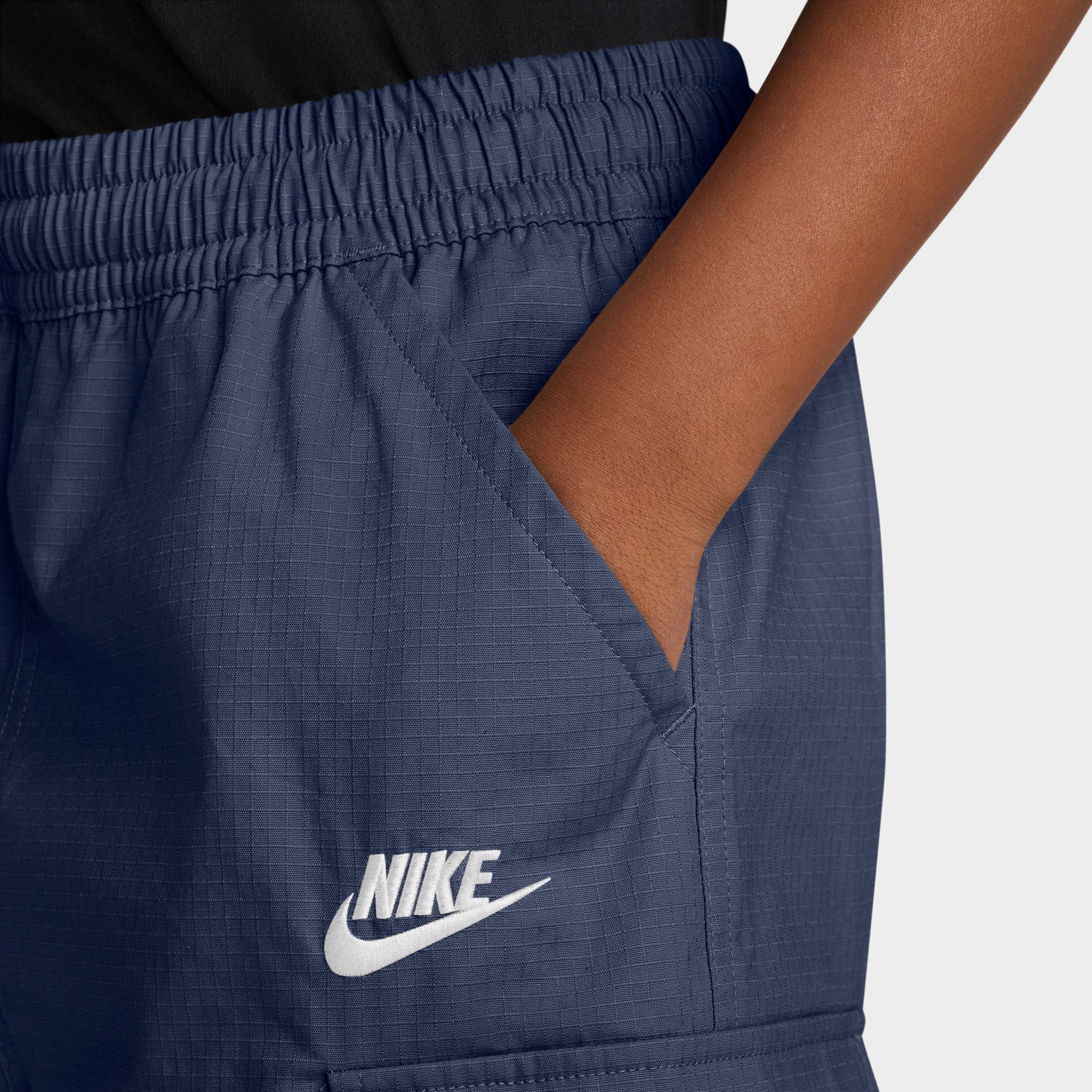 Nike Sportswear Juniors'  Club Woven Cargo Shorts / Midnight Navy - Image 3