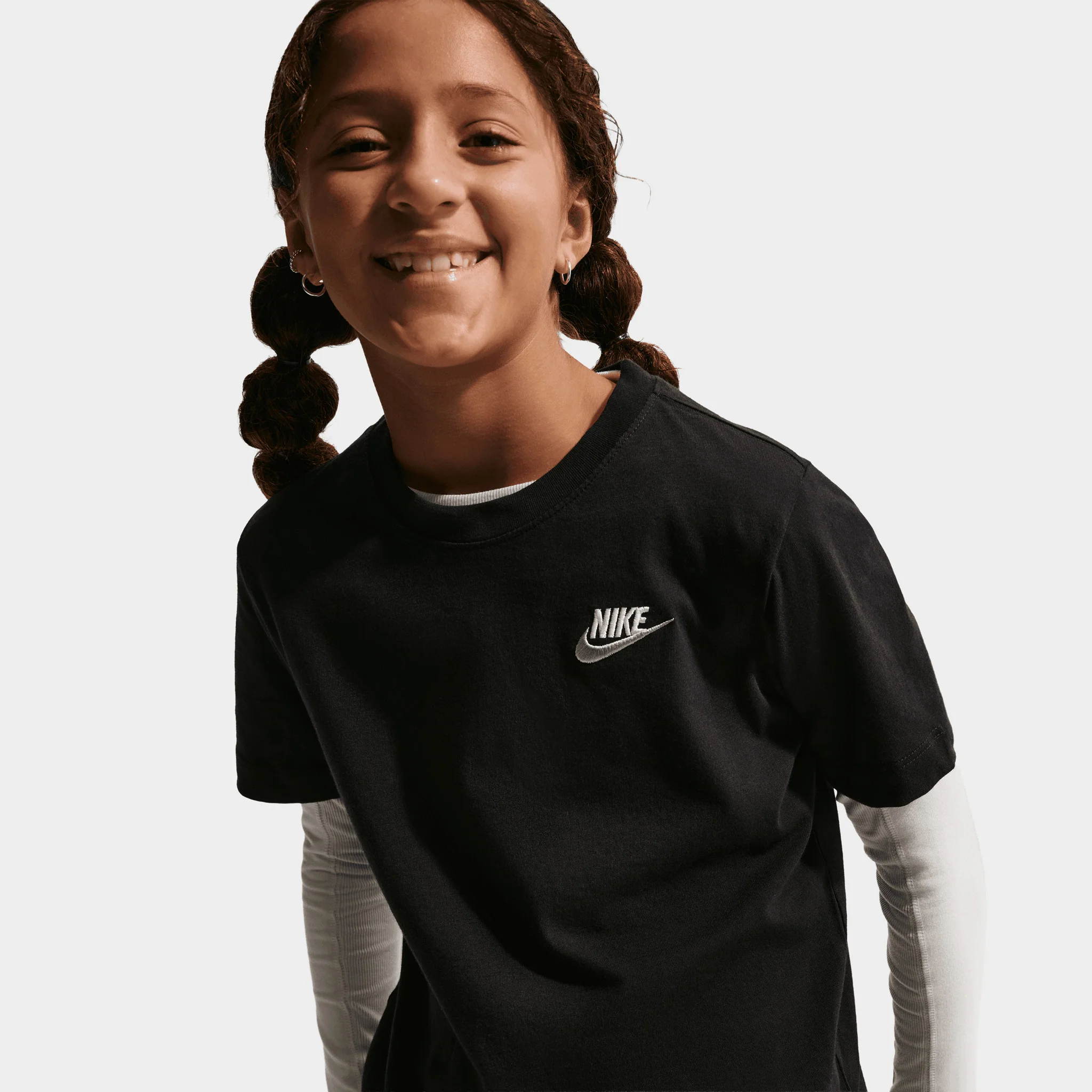 Nike Sportswear Juniors' Futura T-Shirt Black / White - Grey - Image 4
