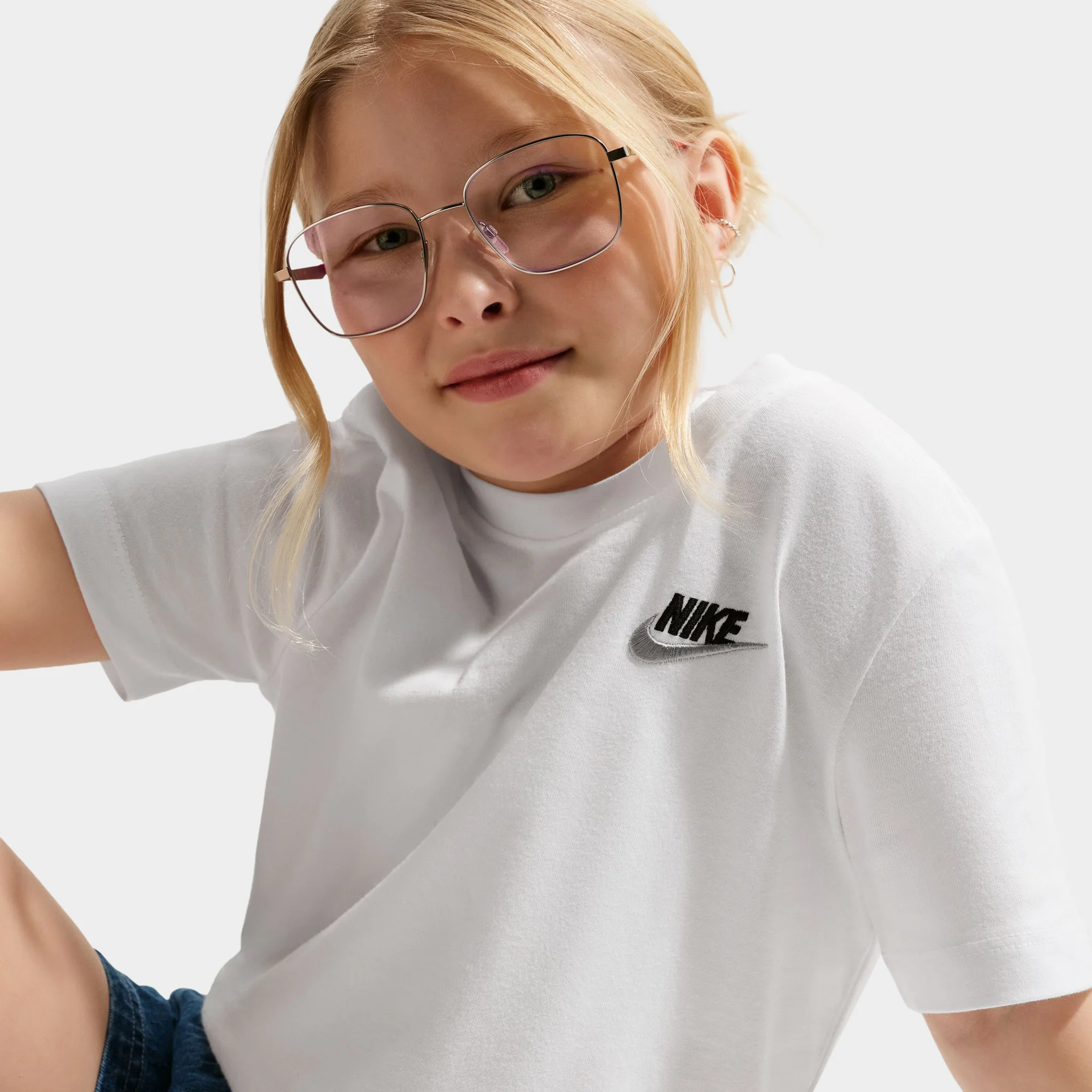 Nike Sportswear Juniors' Futura T-Shirt White / Black - Grey - Image 5